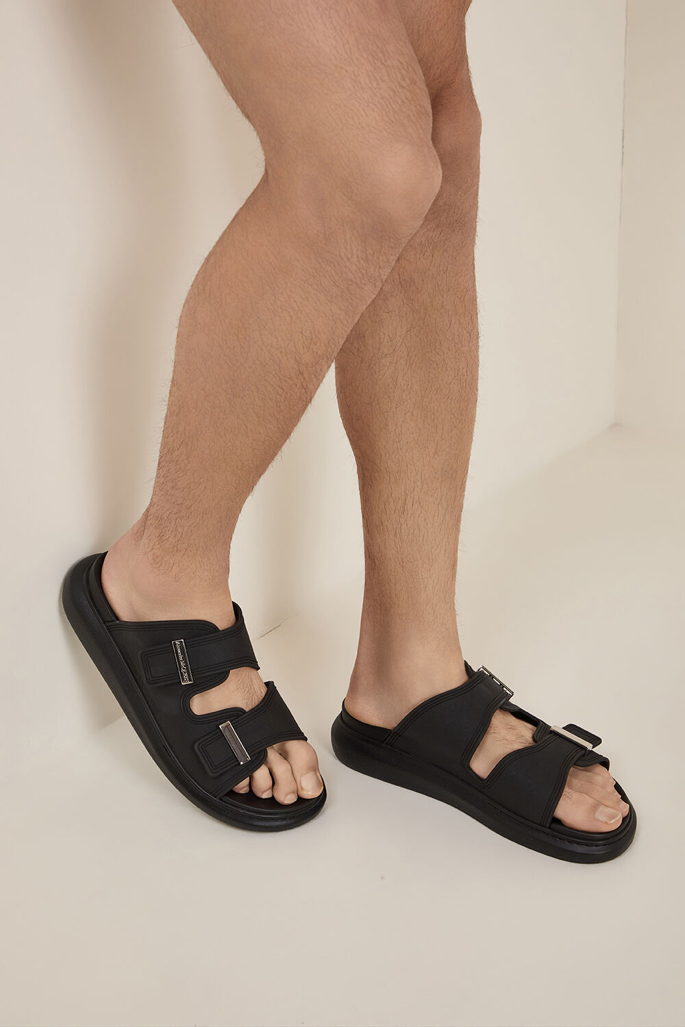 ALEXANDER MCQUEEN כפכפי סליידס גומי