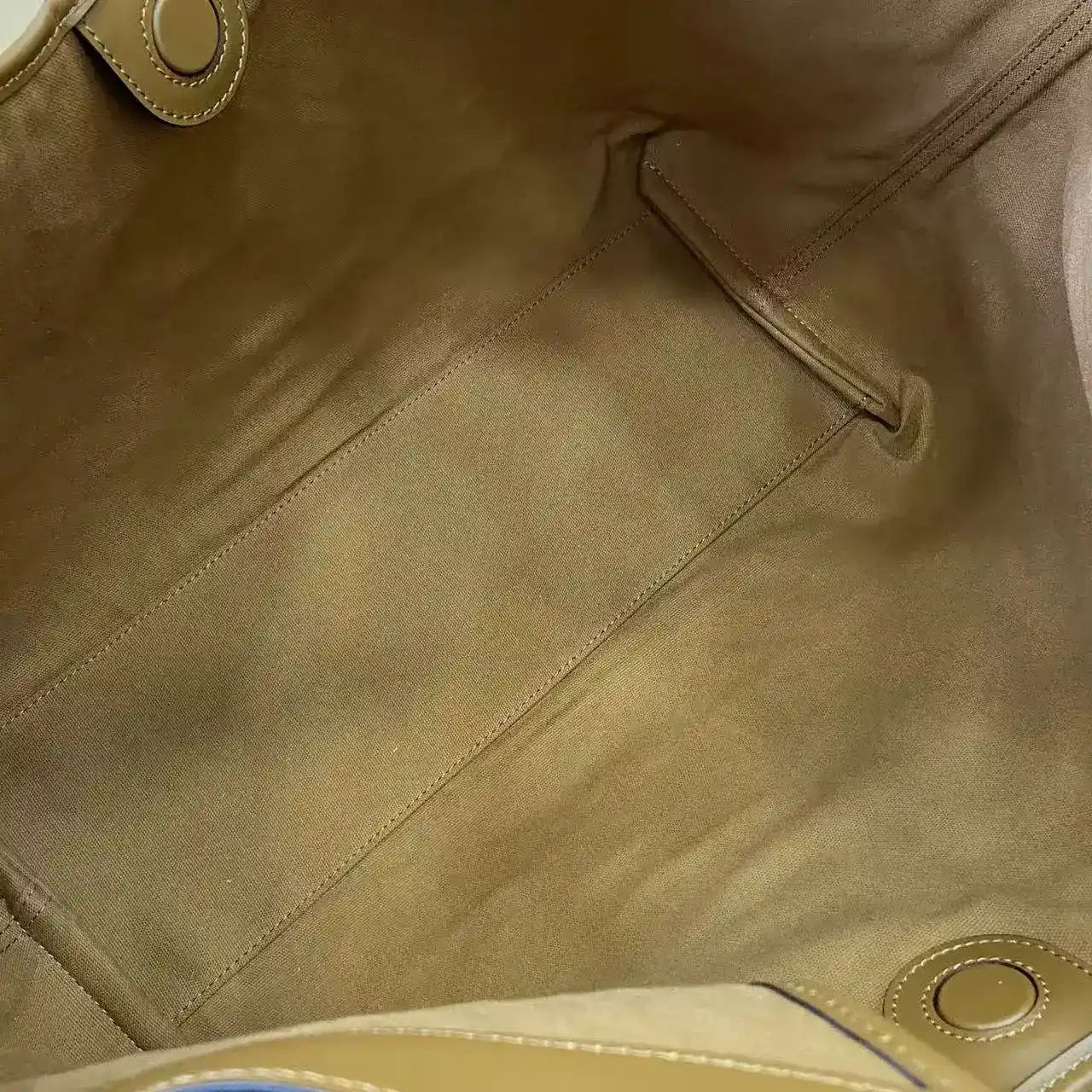 Gucci GG Supreme Canvas Tote Bag product photo from LabelPicks