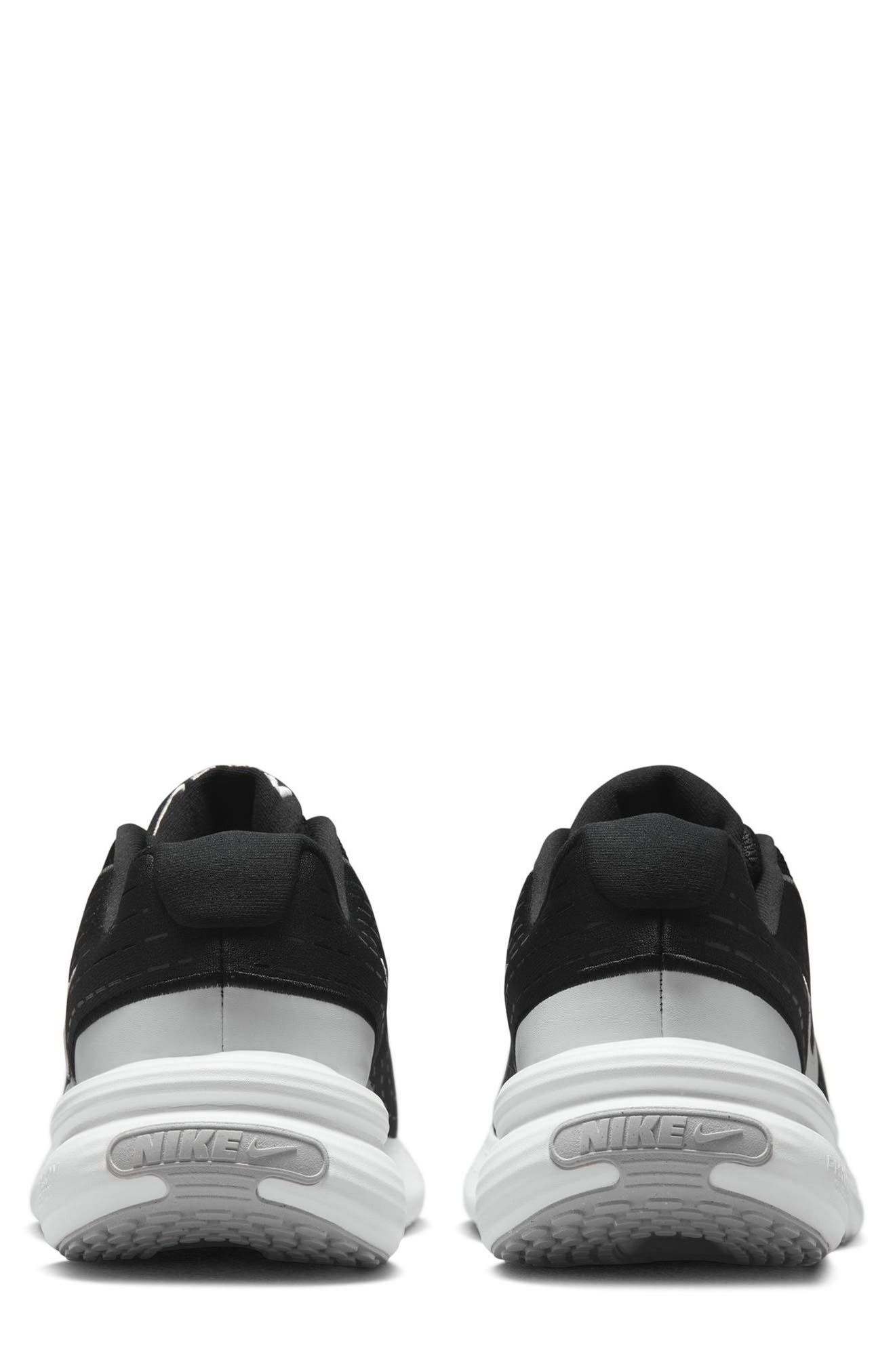 Nike Uplift SC Sneaker