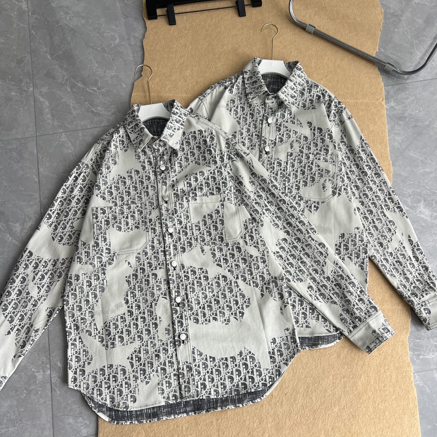 1028 New hooded windbreaker jacket