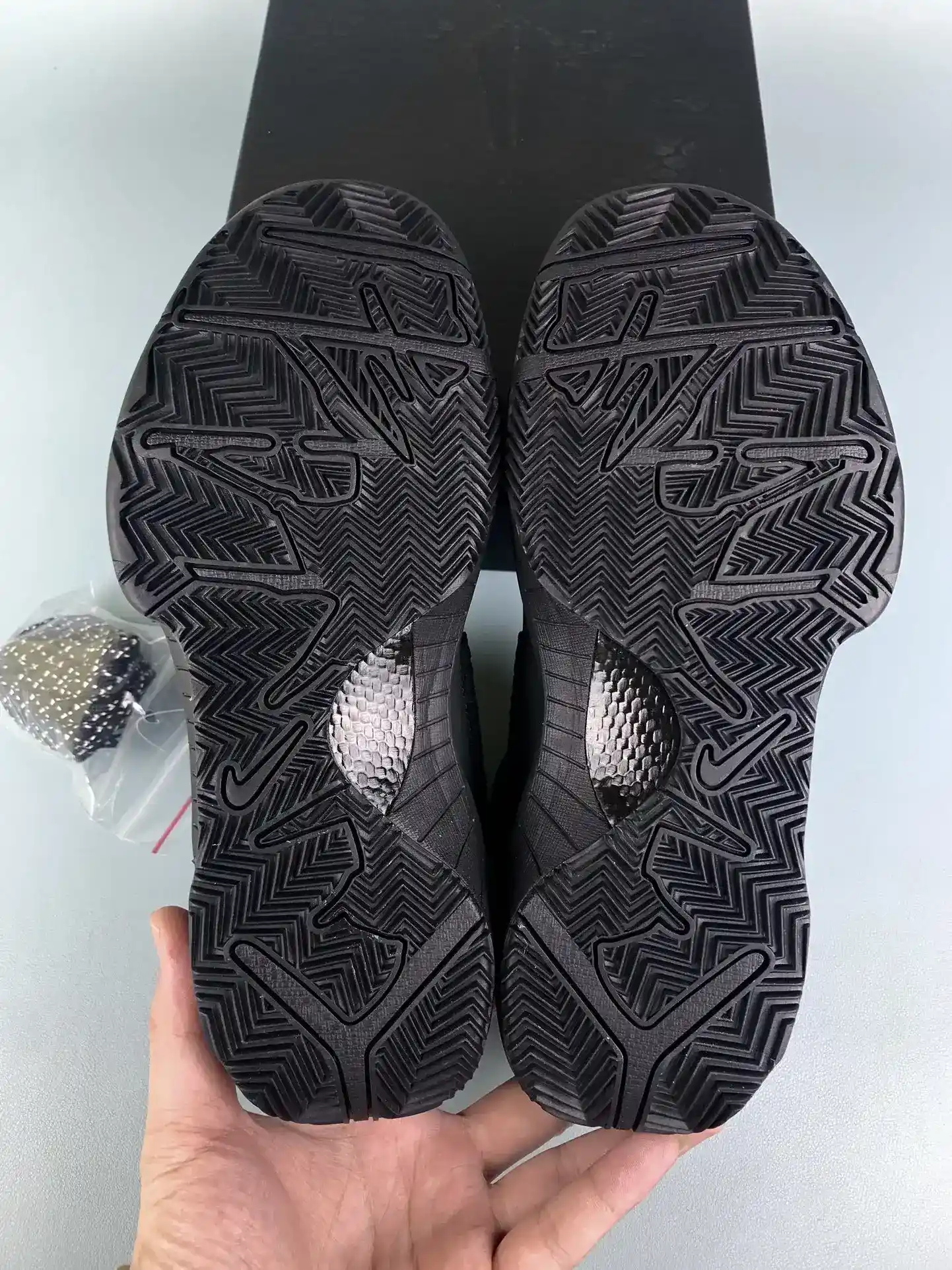 Kobe 4 Protro “Gift of Mamba” Basketball Shoes product photo from LabelPicks