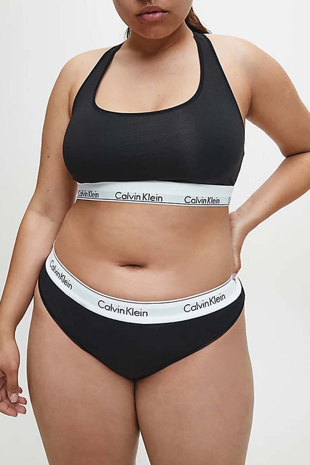 CALVIN KLEIN חזיית ספורט פלאס סייז שחורה