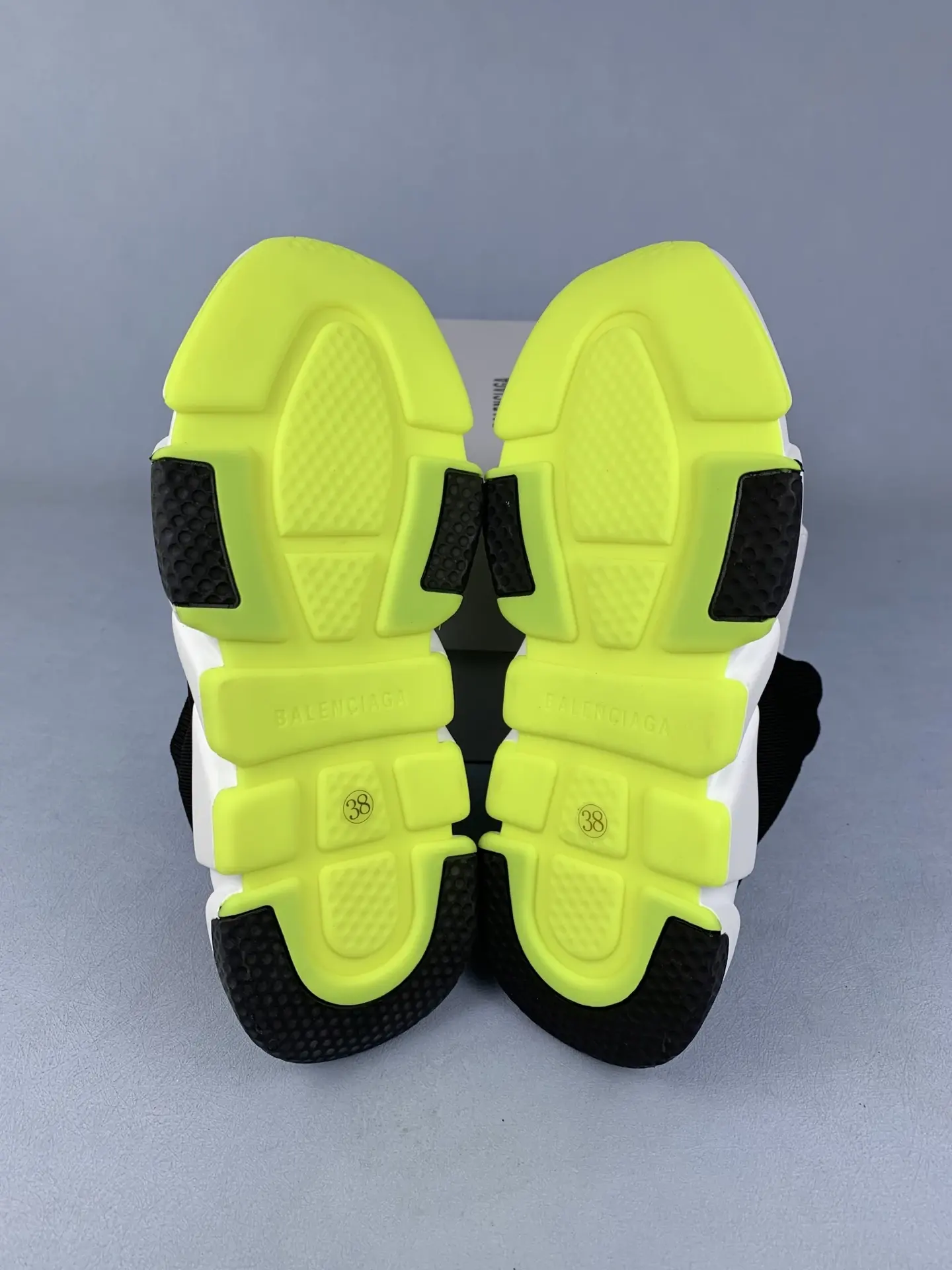 Speed 2.0 Sneaker 'Black Fluo Yellow' product photo from LabelPicks