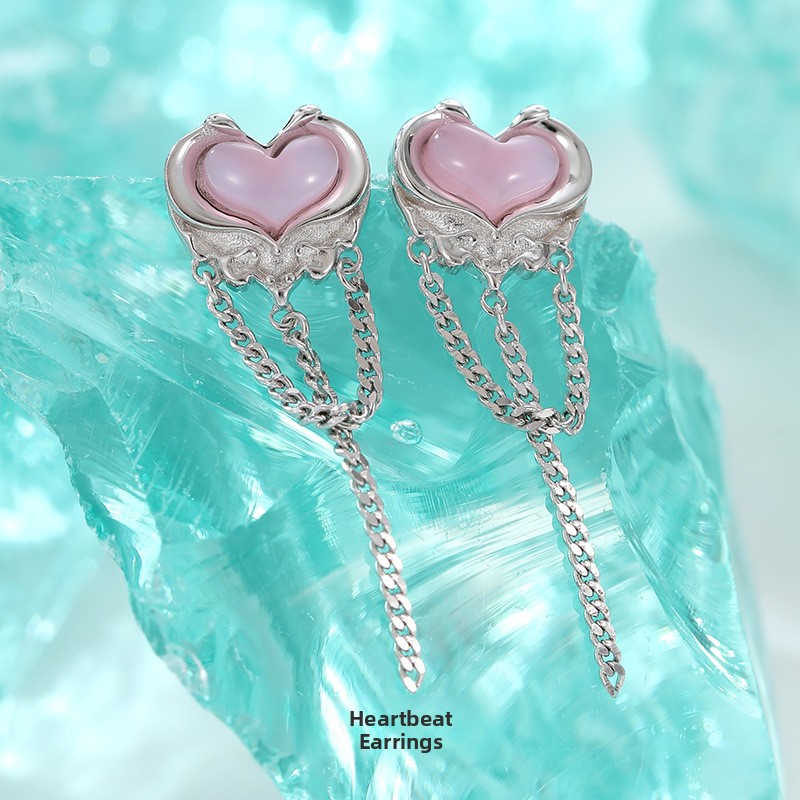 Original pink heart-shaped earrings for women, made of pure silver, with a unique and stylish design, featuring a sweet and cool aesthetic, and a touch of elegance