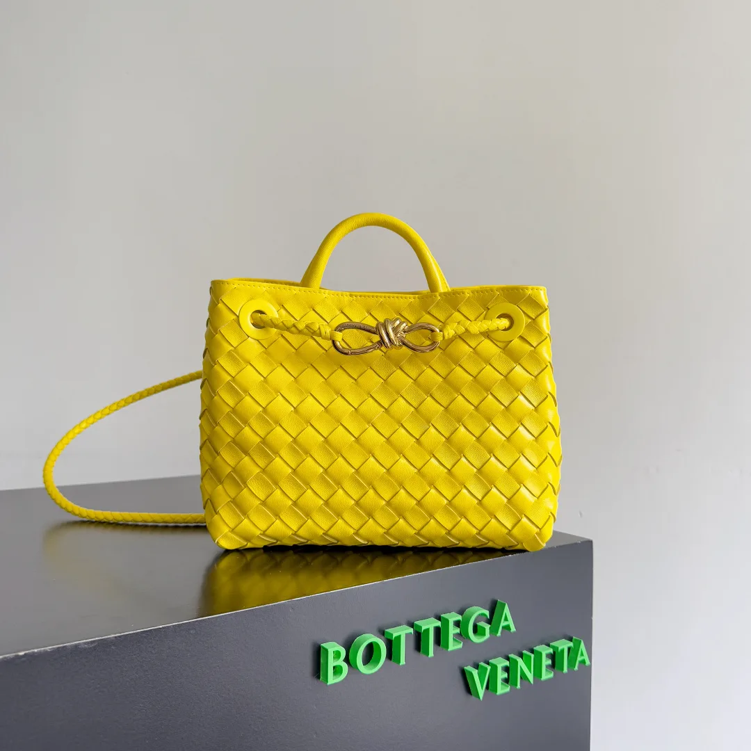 Bottega Veneta White Andiamo Intrecciato Woven Leather Top Handle Bag product photo from LabelPicks