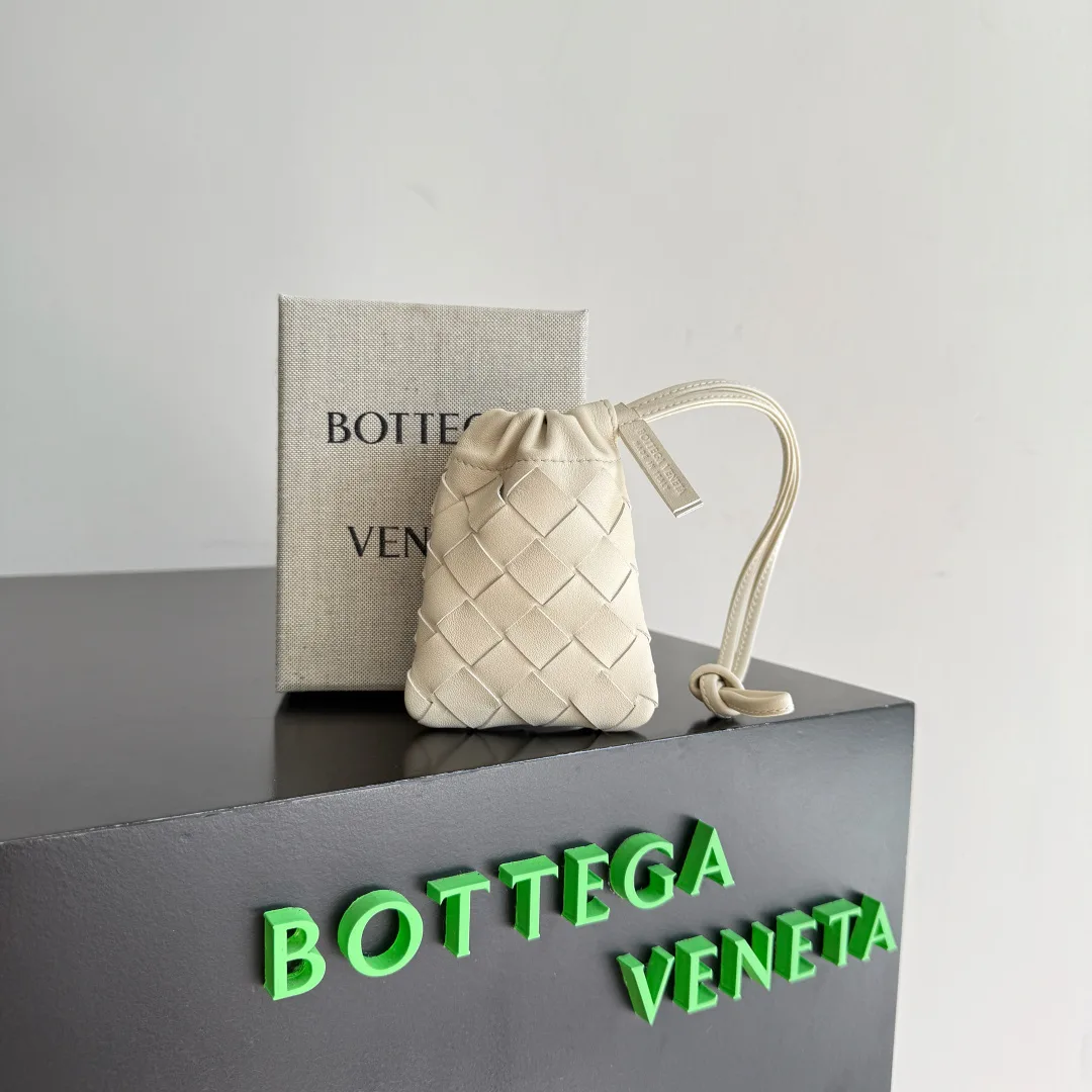 Bottega Veneta Intrecciato Woven Leather Clutch product photo from LabelPicks