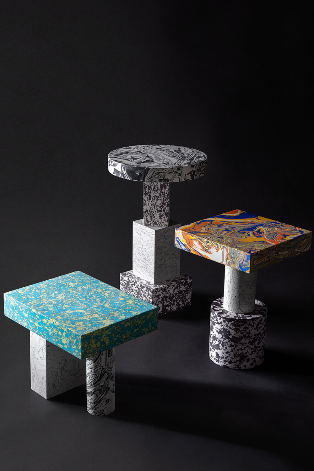 TOM DIXON שולחן צד מערבולת צבעוני בגודל קטן