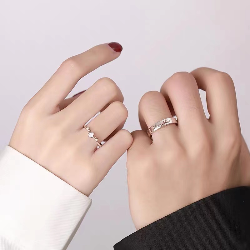A deer has your couple's ring and a pair of sterling silver.
