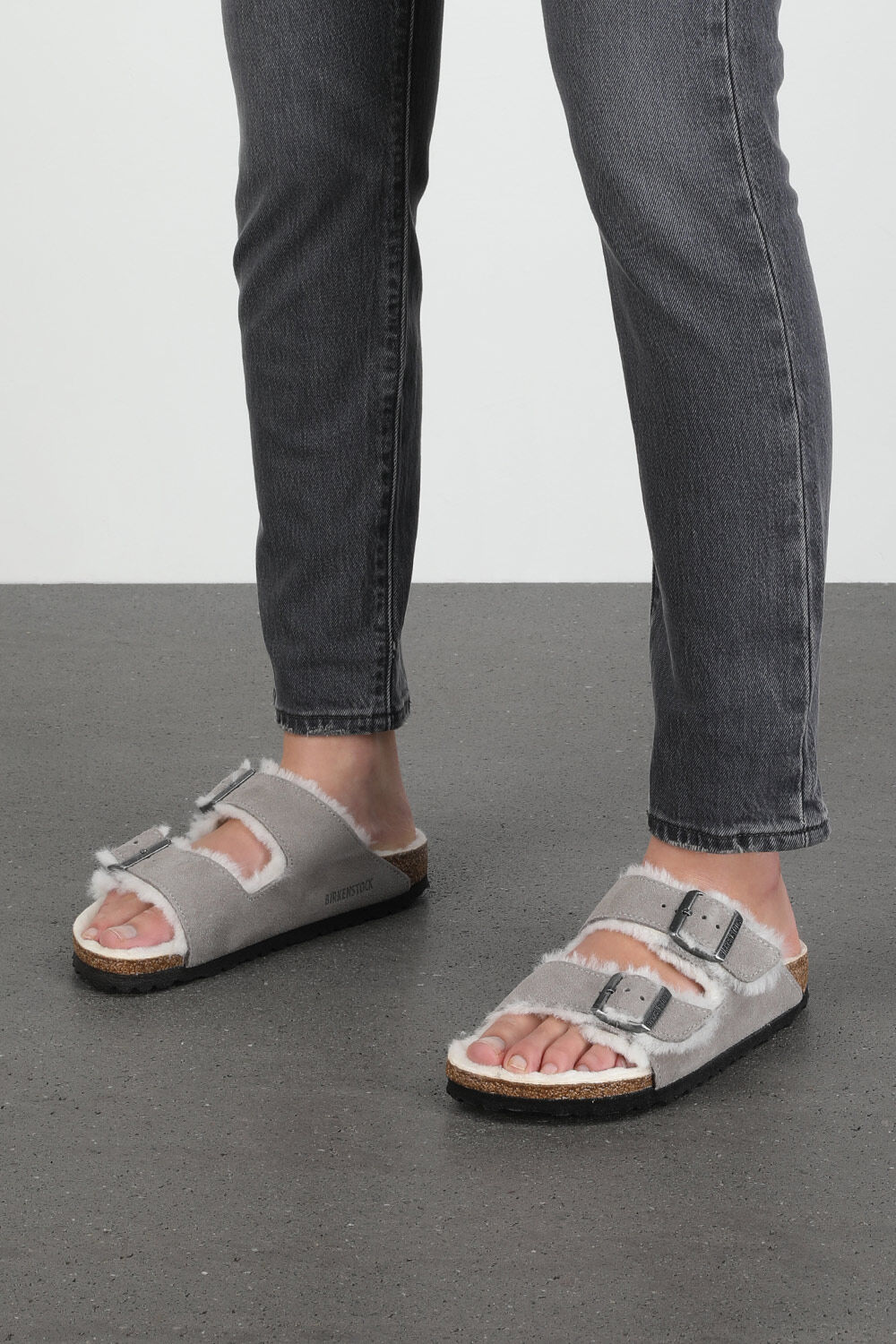 BIRKENSTOCK סנדלי אריזונה שרלינג מזמש אפור
