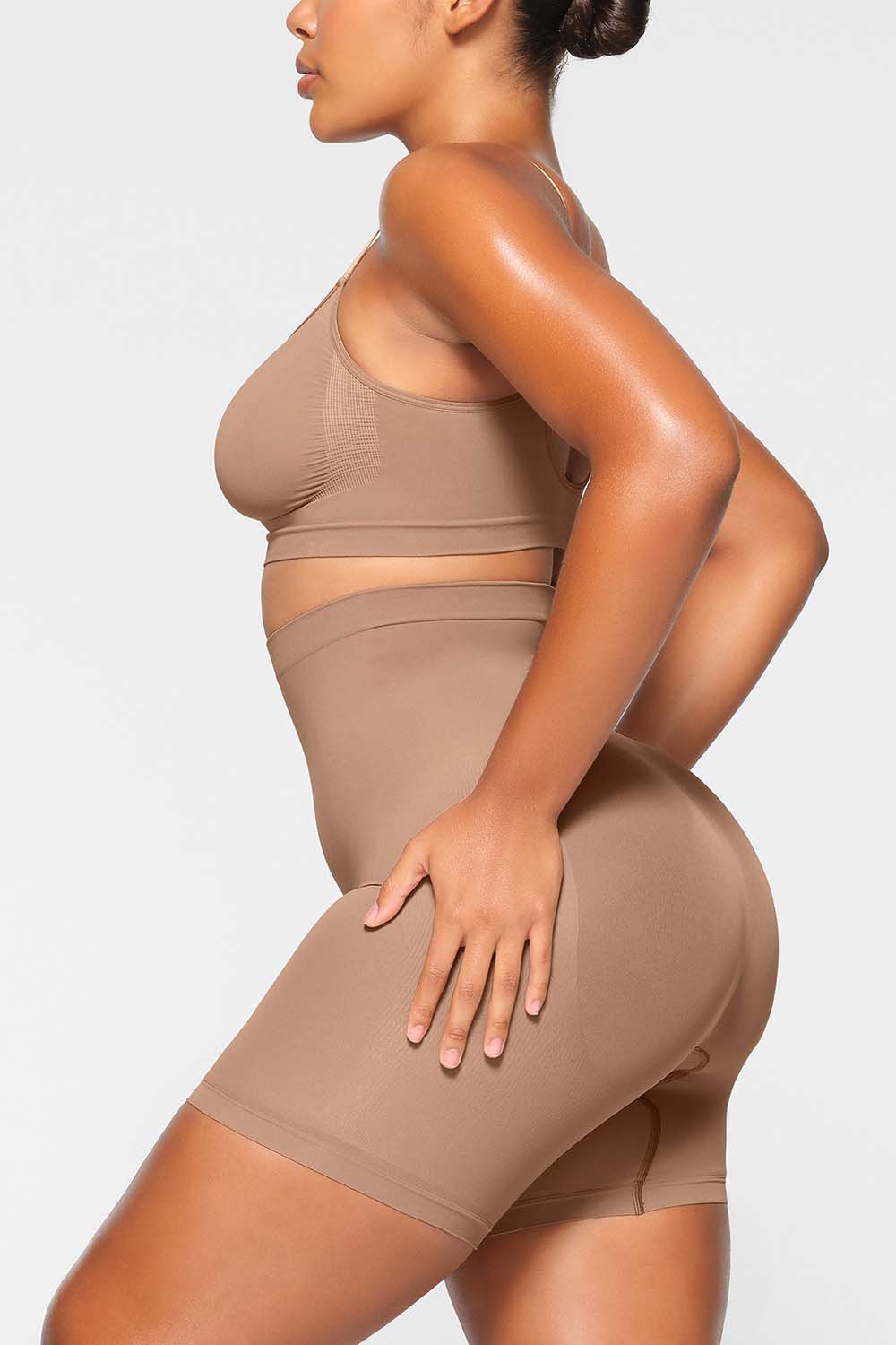SKIMS MID THIGH SHORT