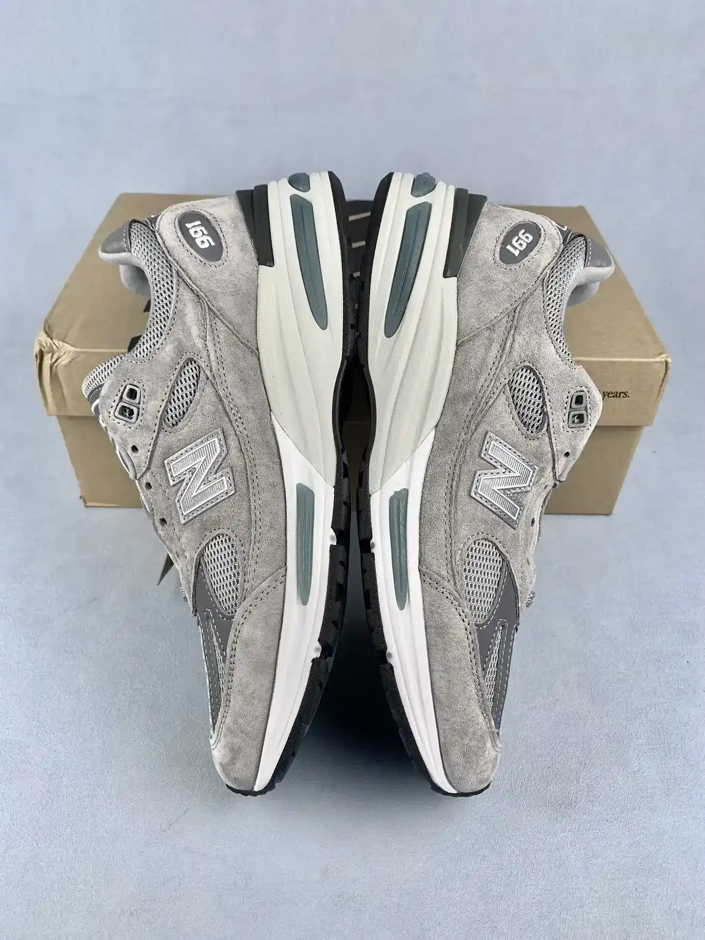 New Balance 991v2 Shoes product photo from LabelPicks