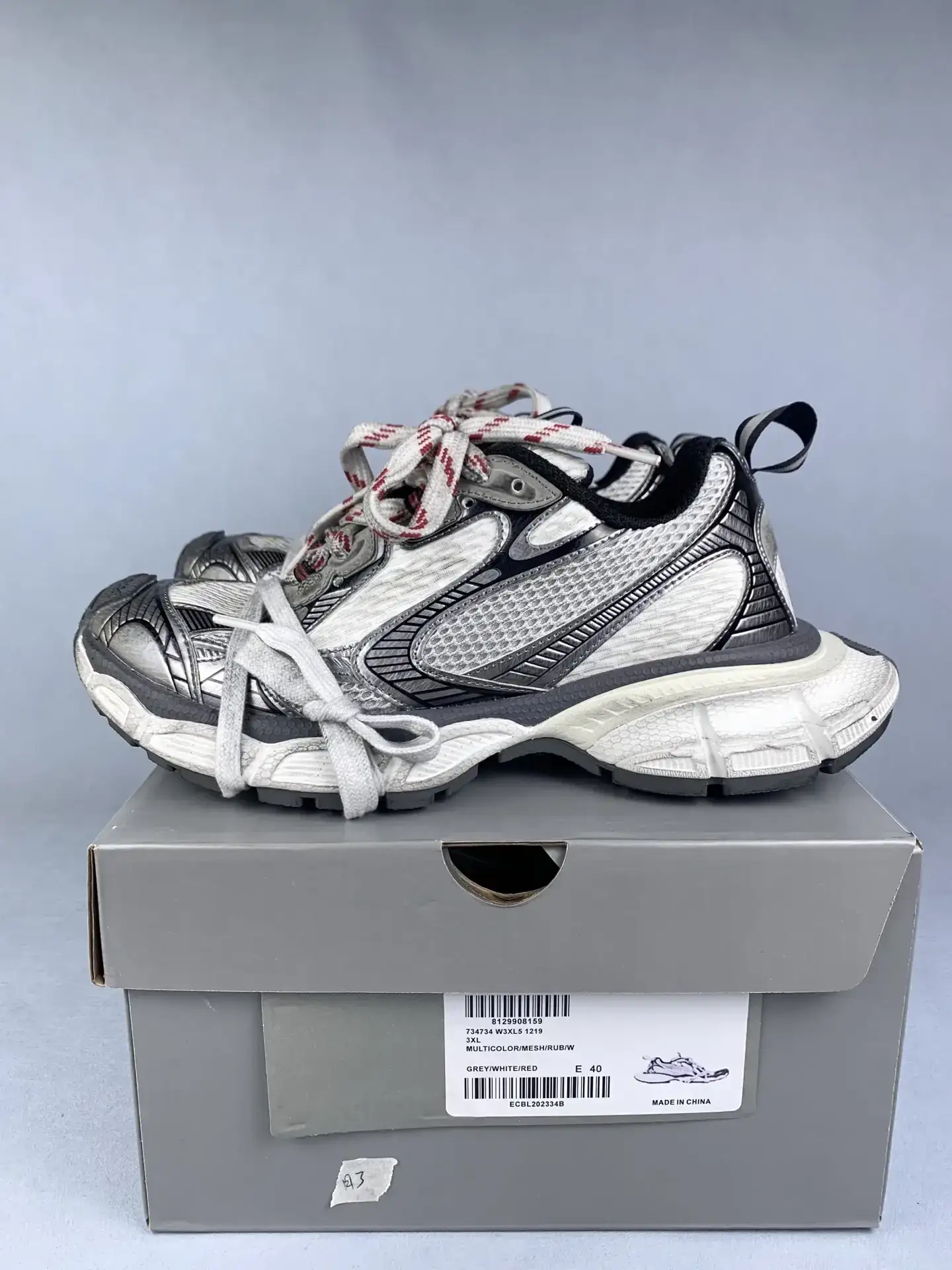 3XL Sneaker in Grey/White/Red product photo from LabelPicks