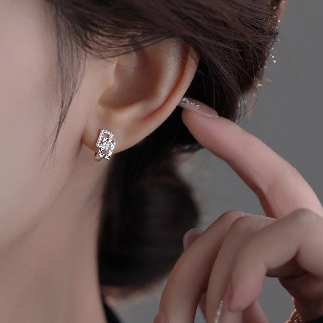 Geometric faceted cut earrings, made of 999 pure silver, in a Korean style, minimalist and chic, exuding a sophisticated and elegant vibe, square-shaped earrings