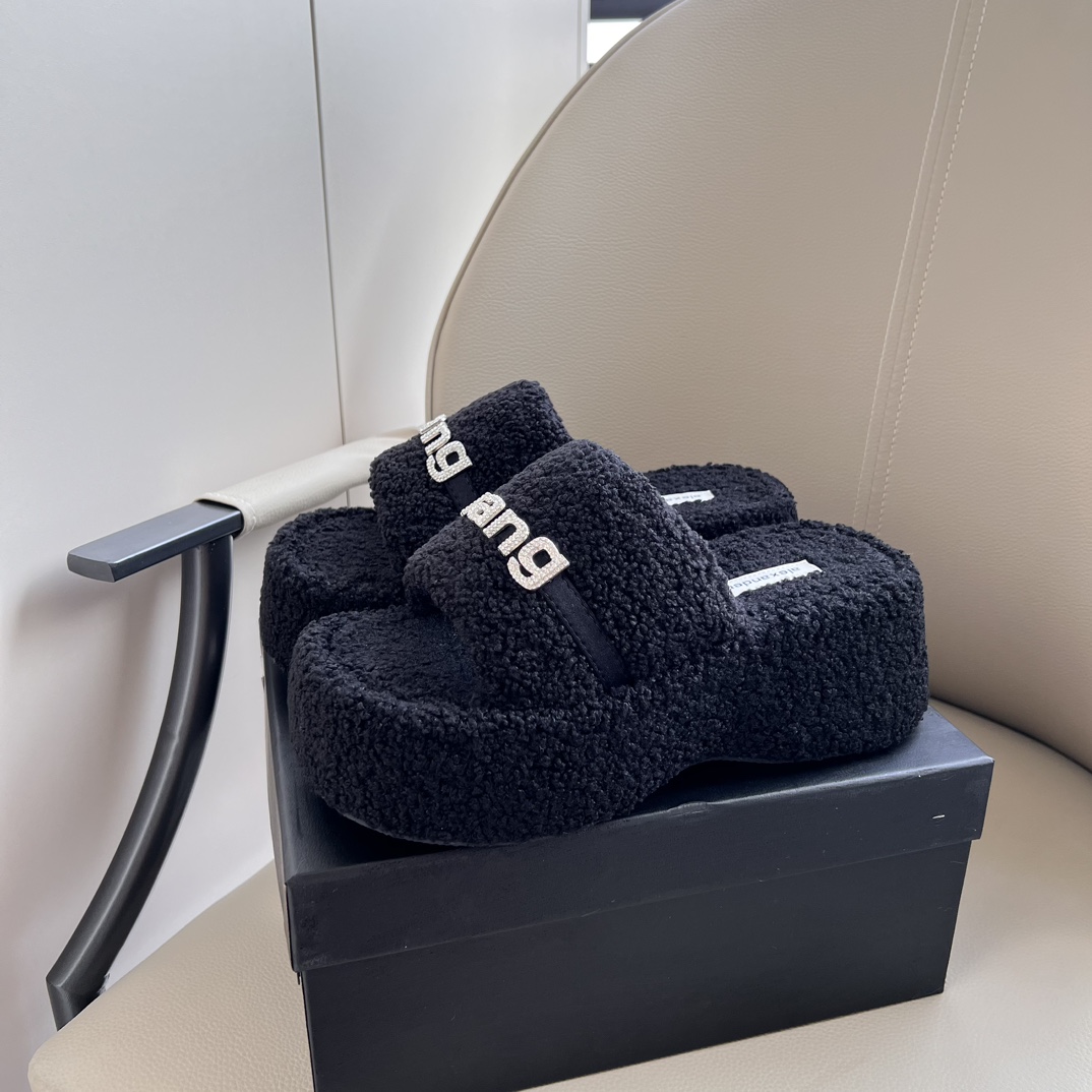 0411 New Breathable Loose Home Couple Logo Slippers