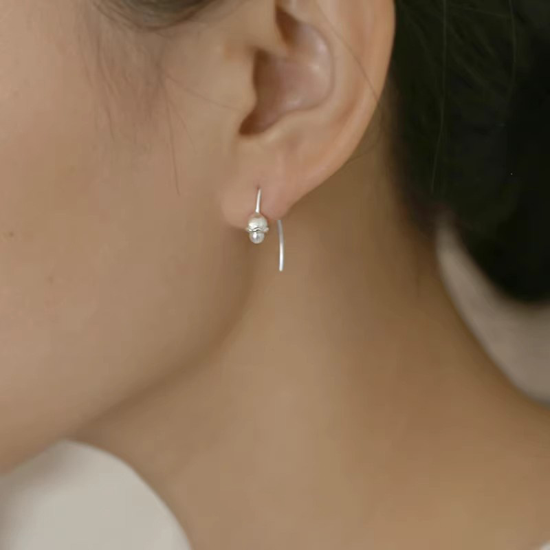 925 sterling silver lily of the valley shell pearl ear hooks, gentle and elegant, high-end earrings with a unique design, trendy ear accessories