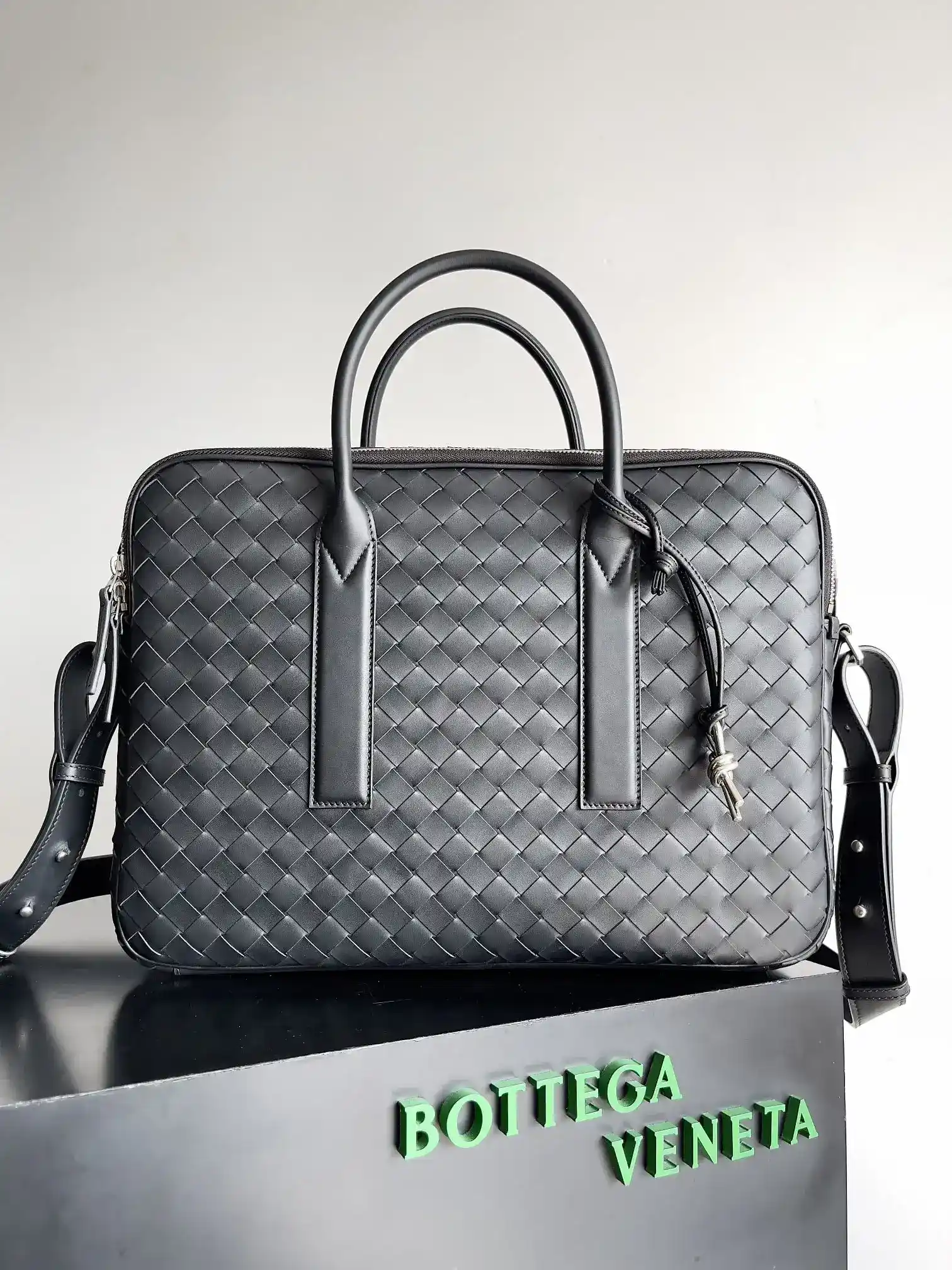 Bottega Veneta Getaway Tote Bag product photo from LabelPicks