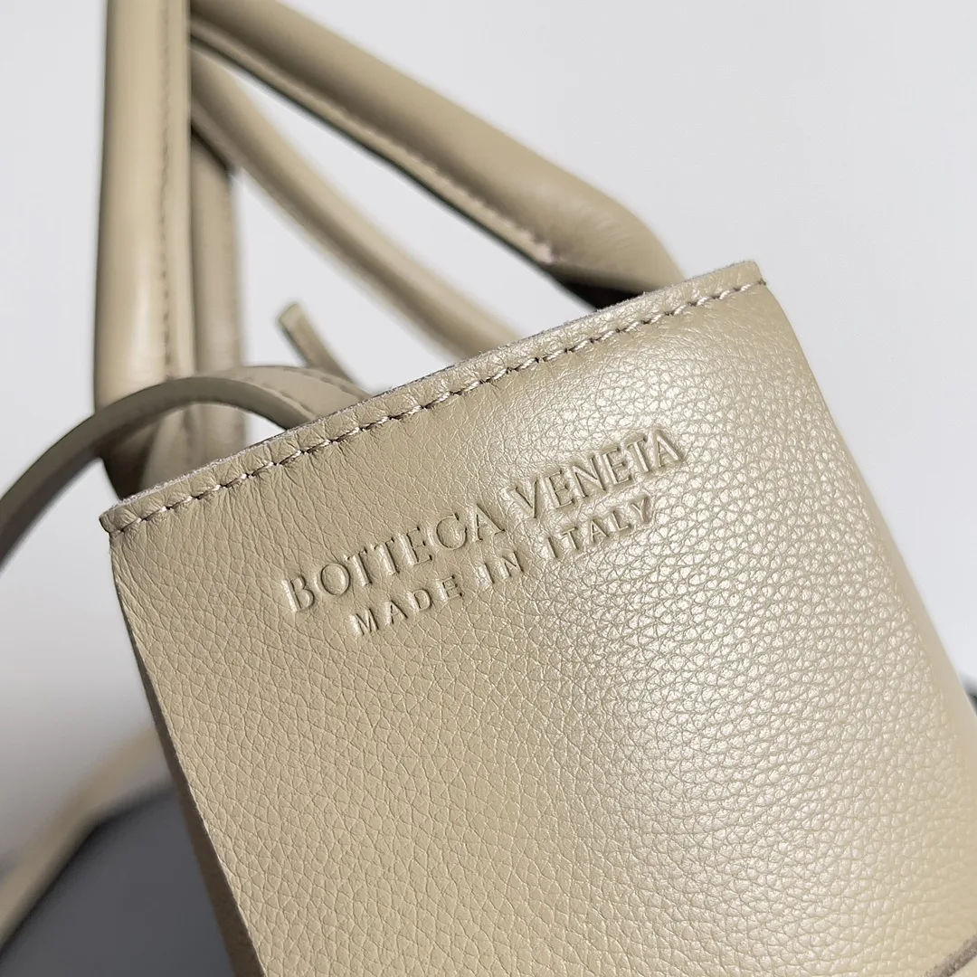 Bottega Veneta Grained Leather Tote Bag product photo from LabelPicks