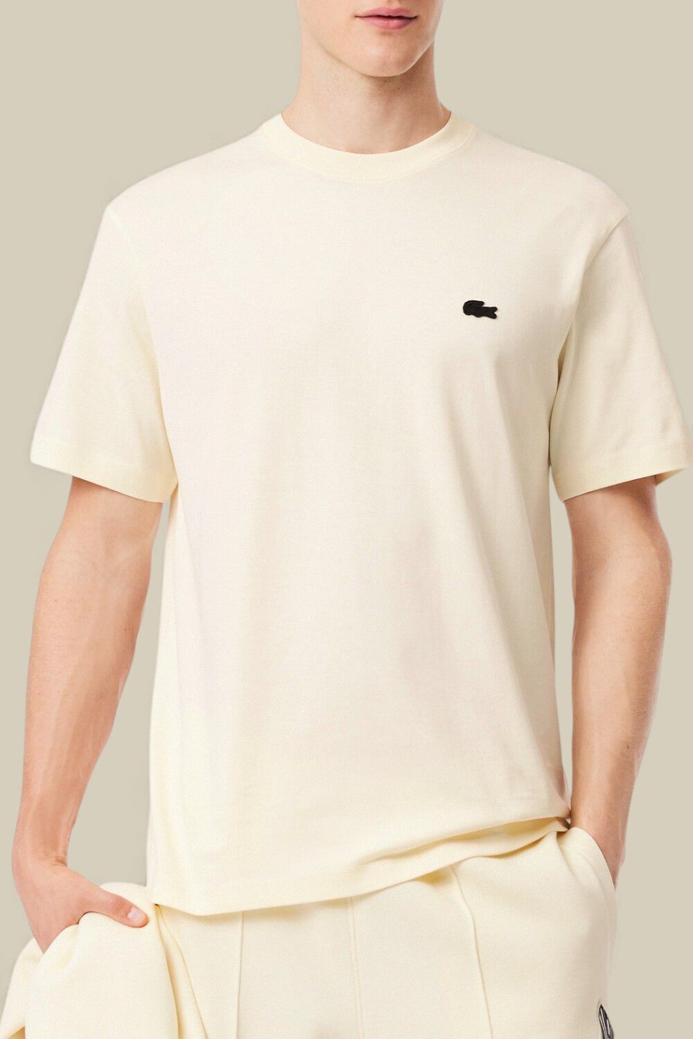 LACOSTE PRE LINE חולצת טי עם הדפס בגב