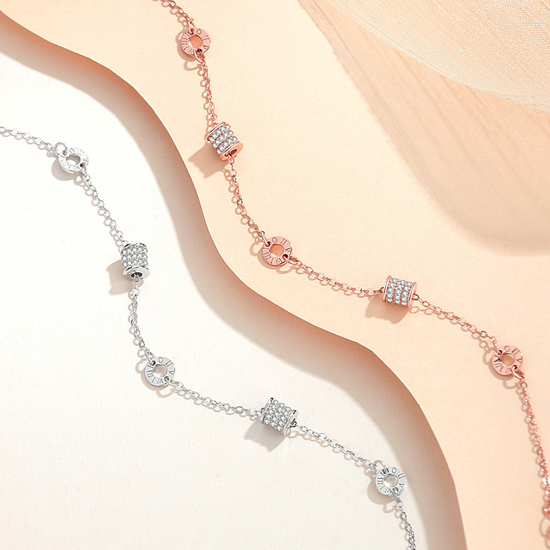 925 sterling silver Roman numeral bracelet, featuring a delicate waist design, rose gold color, and a trendy, luxurious, and high-end aesthetic, perfect for women