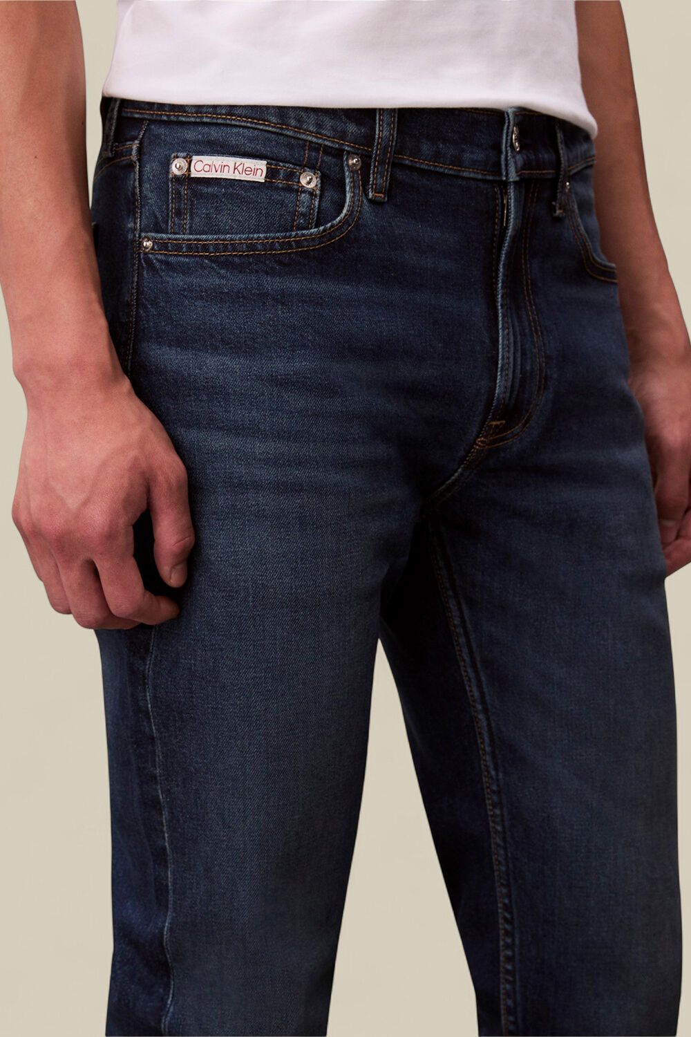 CALVIN KLEIN מכנסי ג'ינס סלים פיט