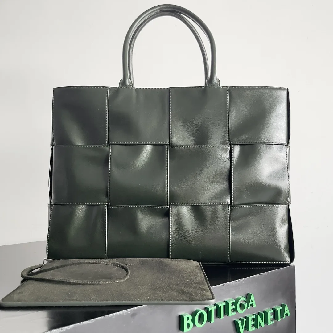 Bottega Veneta Calfskin Tote Bag product photo from LabelPicks