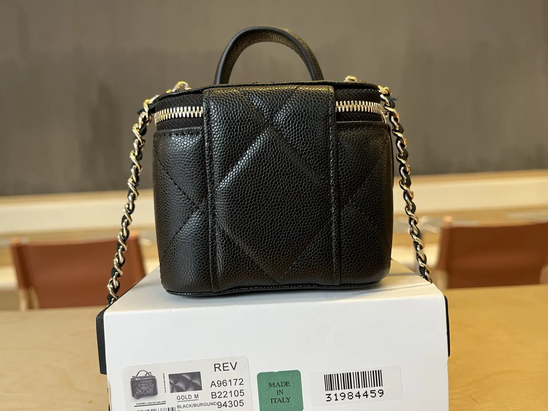 Chanel White Quilted Leather Shoulder Bag product photo from LabelPicks