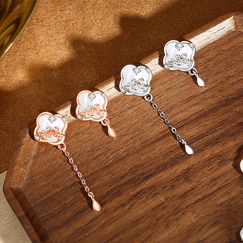 Original four-leaf clover mother-of-pearl earrings, retro Chinese-style, asymmetrical design, tassel floral earrings, sterling silver