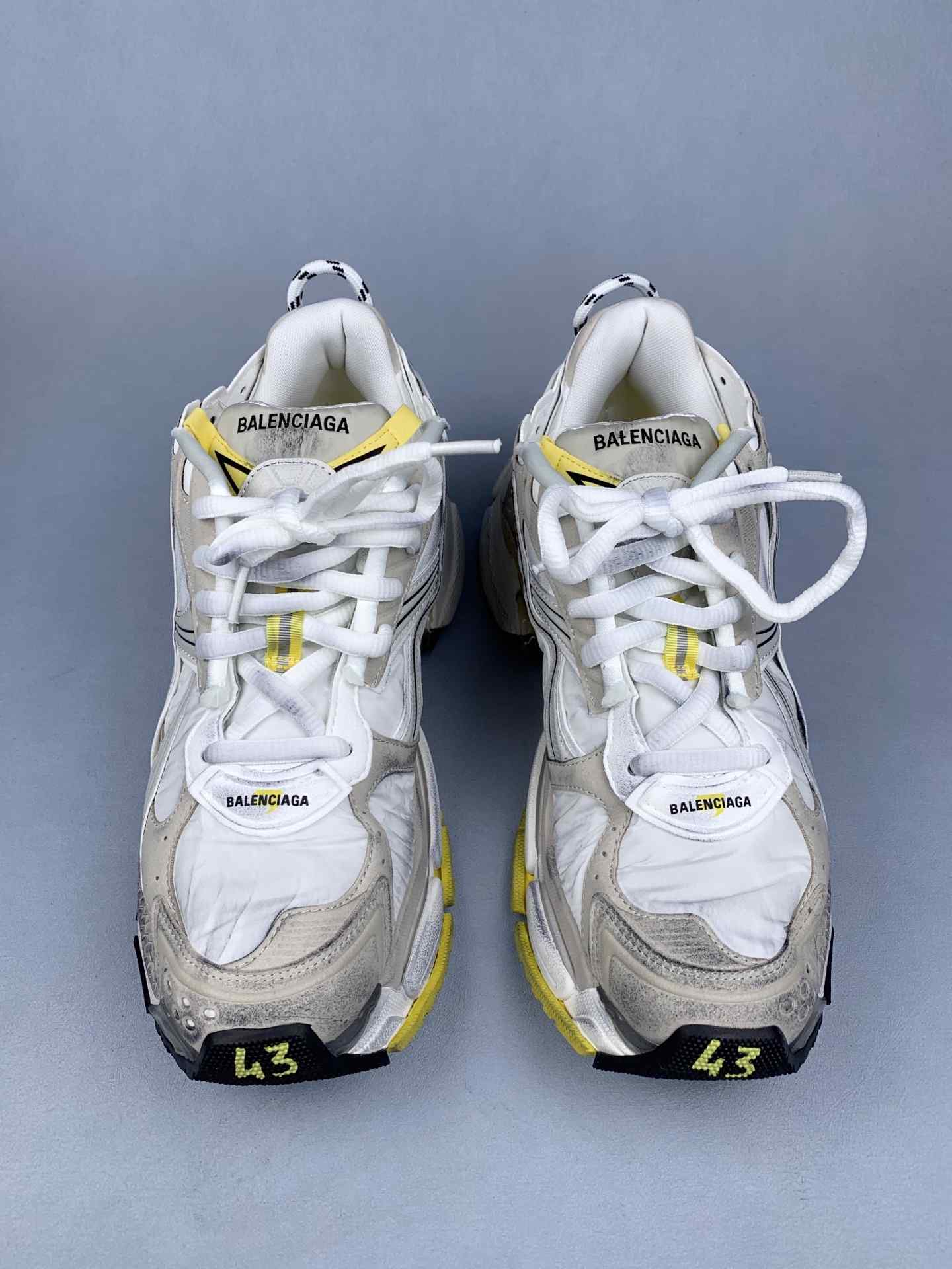 Runner 2 Sneaker in White/Yellow/Black
