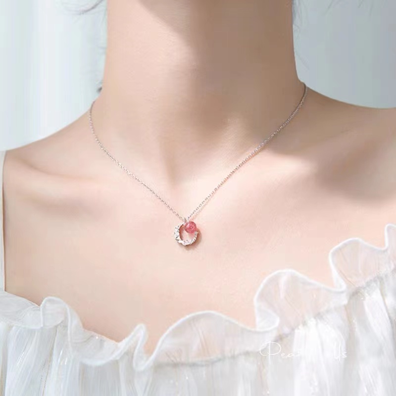 Women's Moon Strawberry Crystal Pendant Necklace Women's New High-end Sensitive Collarbone Chain