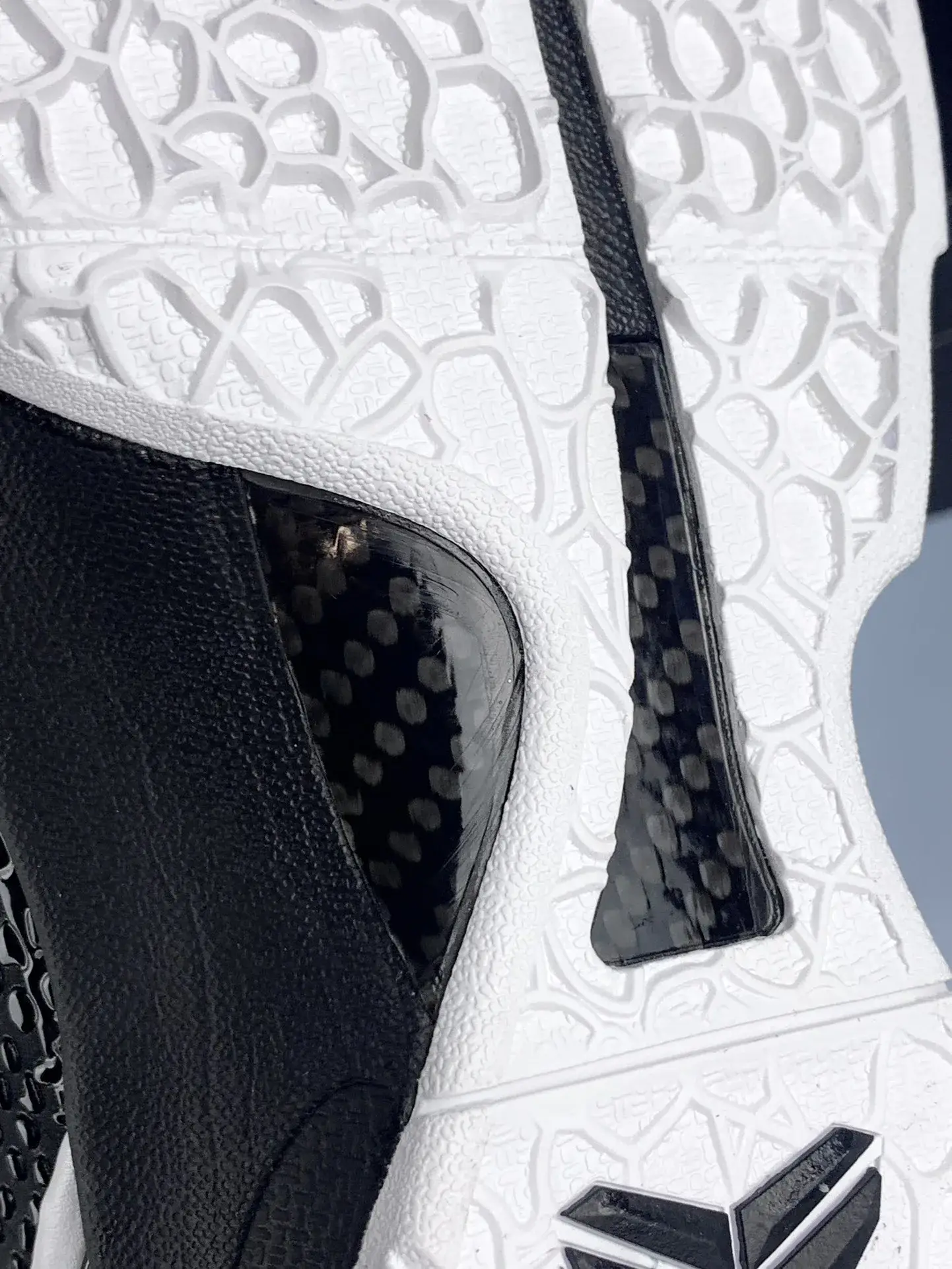 Kobe 6 Protro “Mambacita Sweet 16” Basketball Shoes product photo from LabelPicks