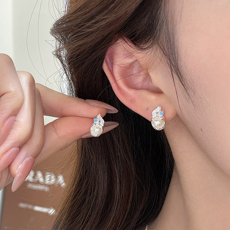 s925 sterling silver lucky stone pearl earrings for women, niche creative design, irregular small geometric earrings