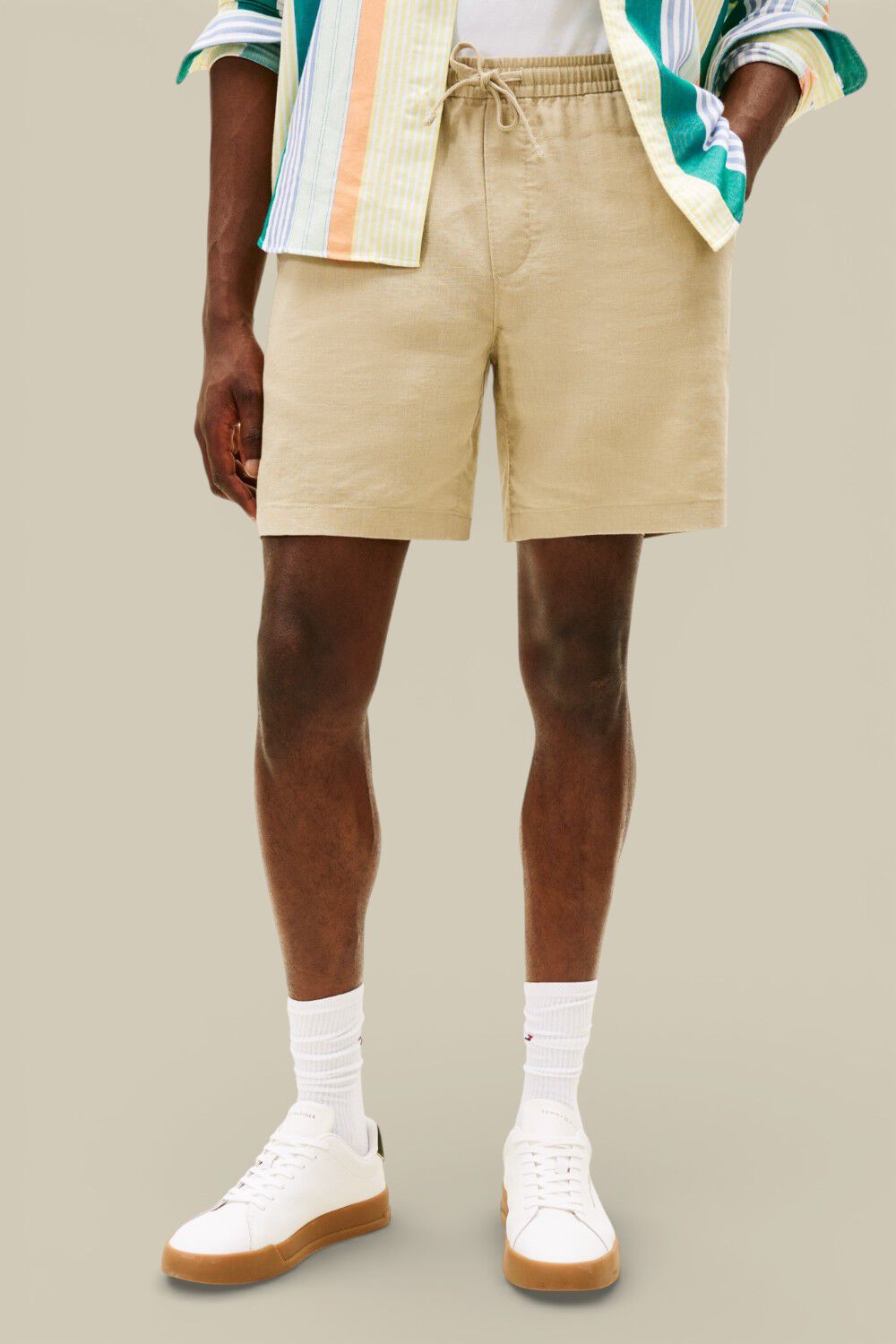 TOMMY HILFIGER מכנסי פשתן קצרים