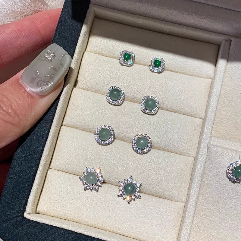 925 sterling silver round stud earrings, featuring a new Chinese style with a cool and elegant aesthetic, inspired by the Instagram trend, and adorned with jade and chalcedony, creating a gentle and refined look