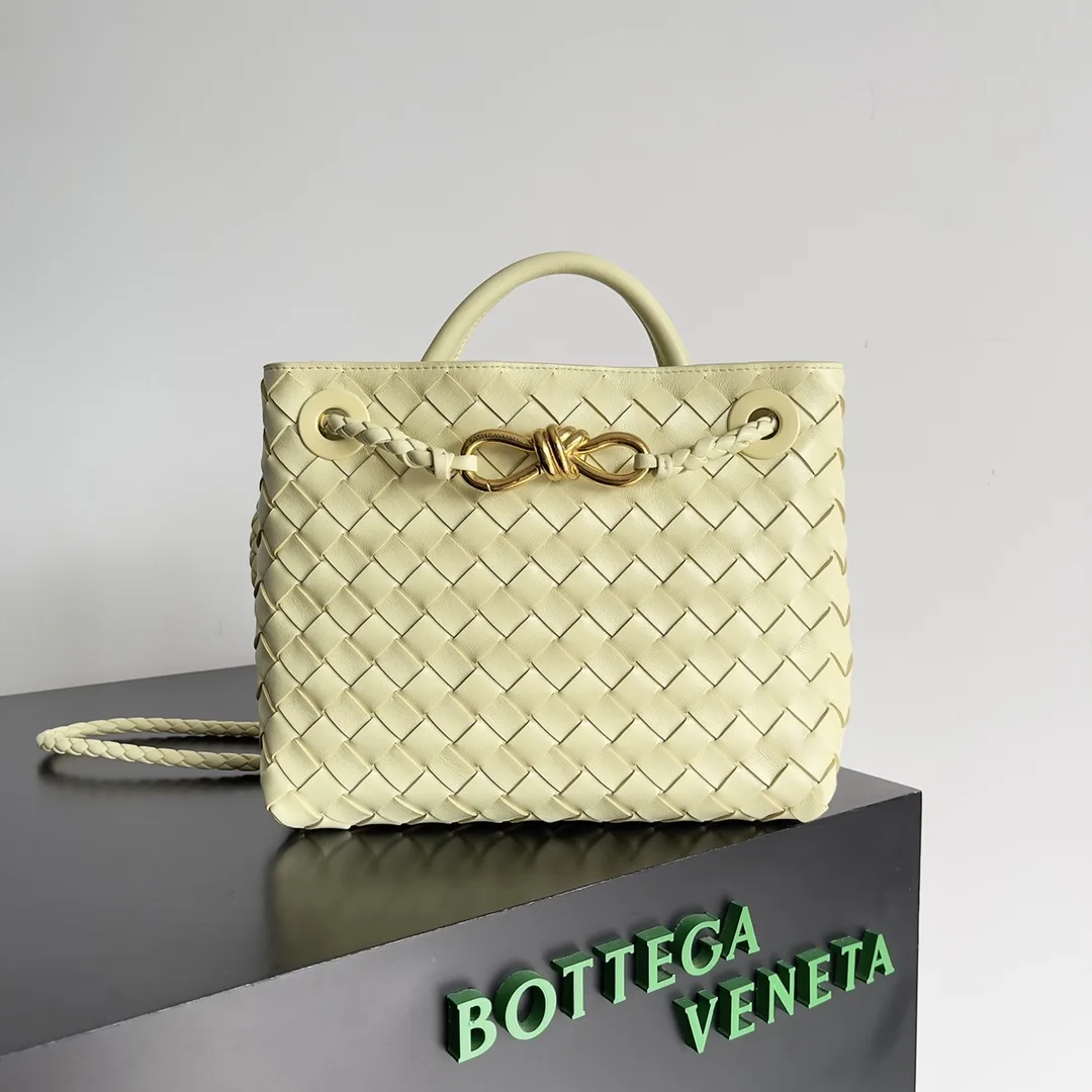 Bottega Veneta White Andiamo Intrecciato Woven Leather Top Handle Bag product photo from LabelPicks