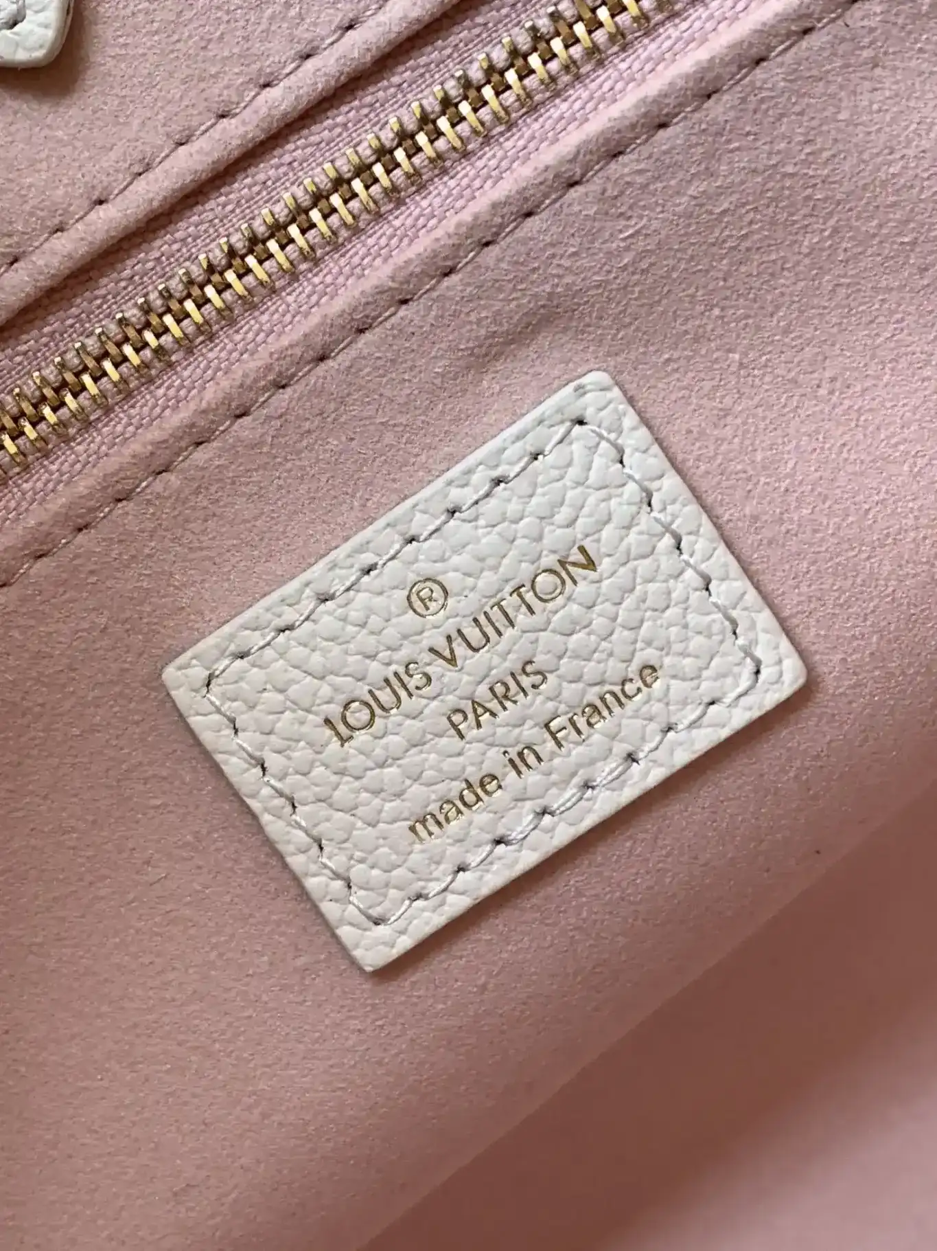 Louis Vuitton White Onthego Calfskin Top Handle Bag product photo from LabelPicks