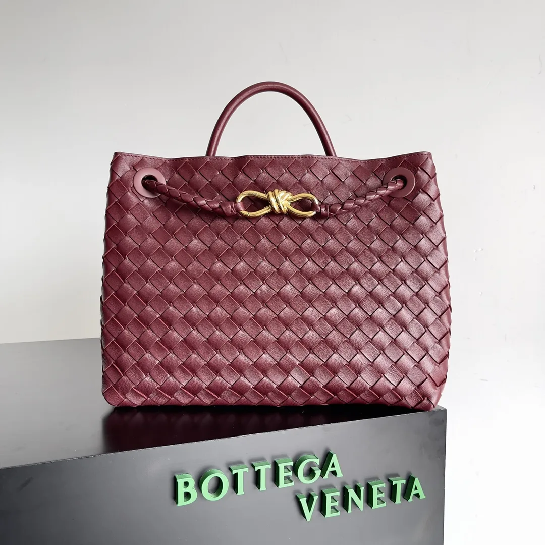 Bottega Veneta White Andiamo Intrecciato Woven Leather Top Handle Bag product photo from LabelPicks