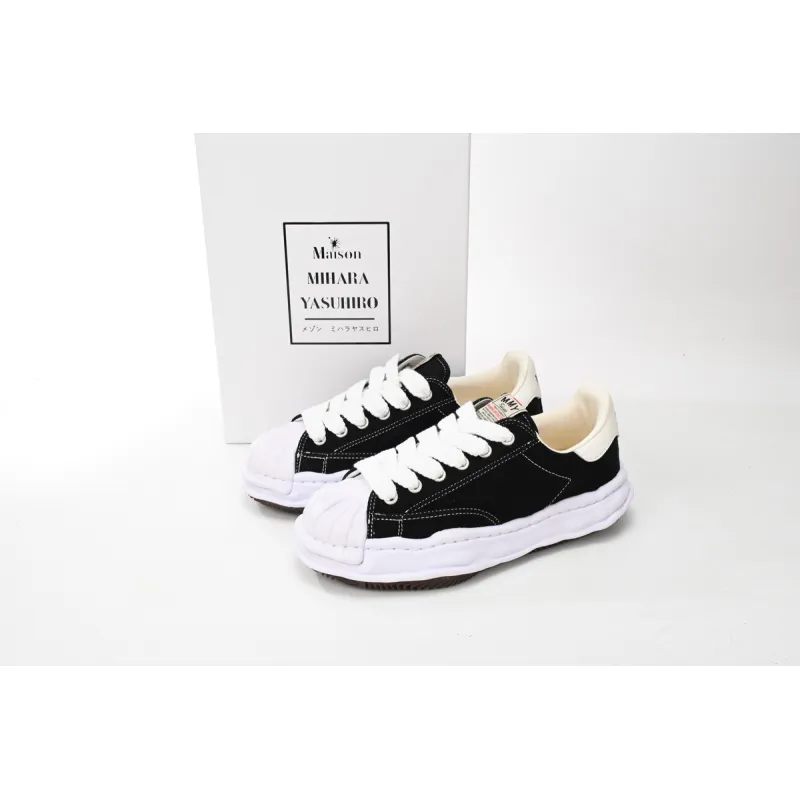 Maison Mihara Yasuhiro Black and White