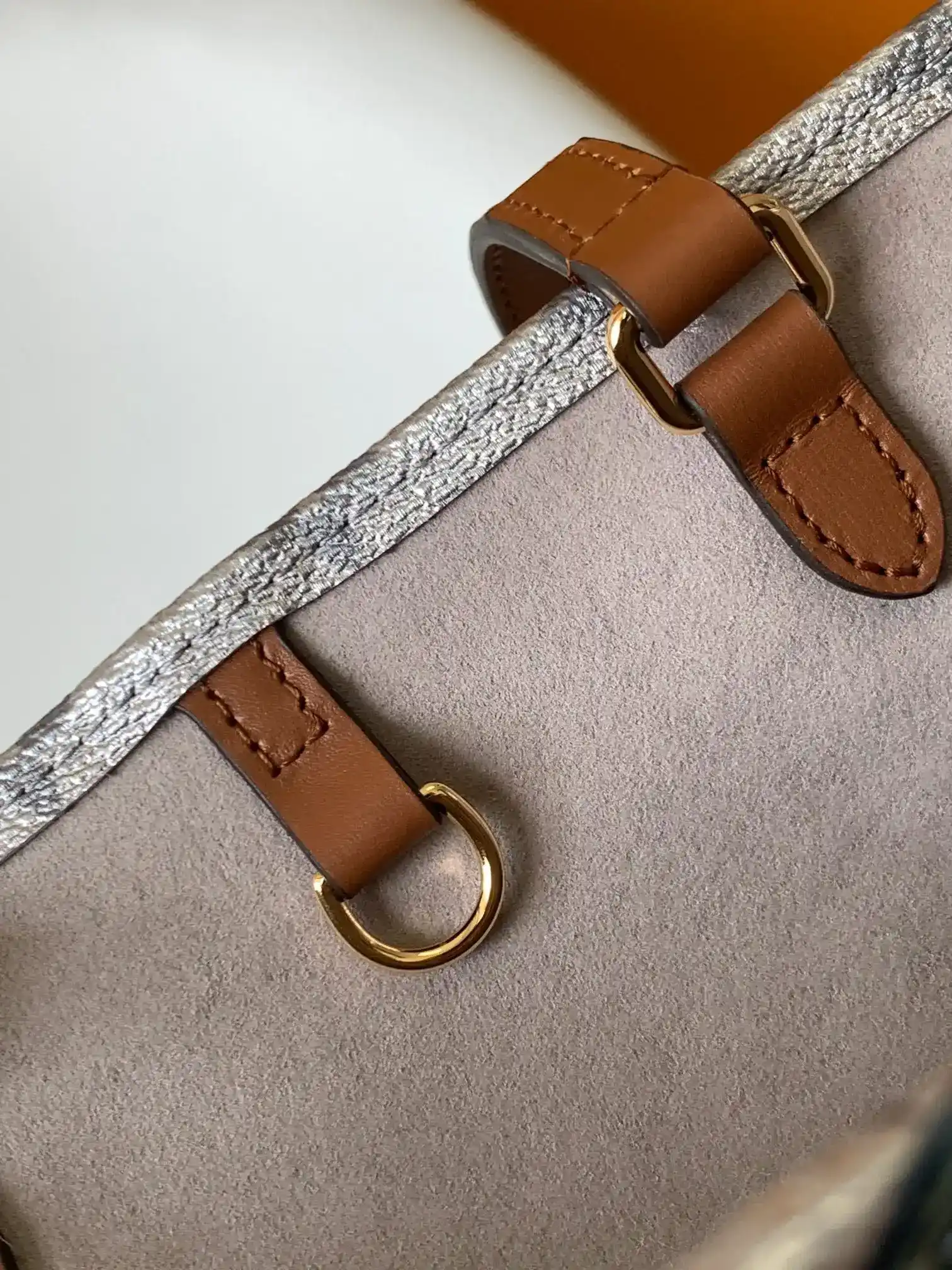Louis Vuitton White Onthego Calfskin Tote Bag product photo from LabelPicks