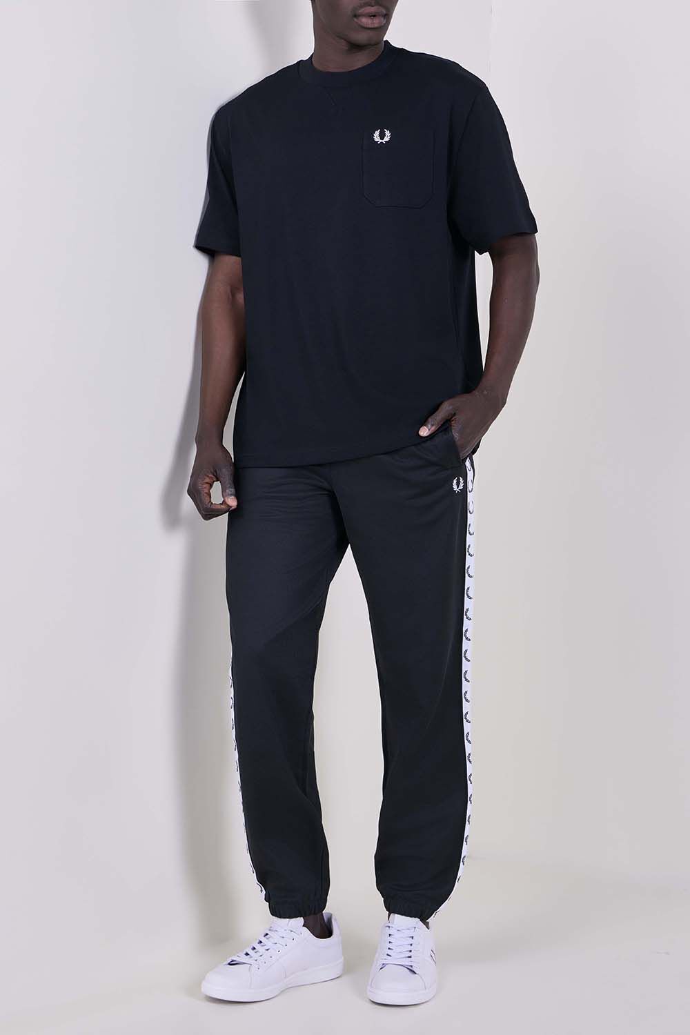 FRED PERRY חולצת טי בגזרה משוחררת