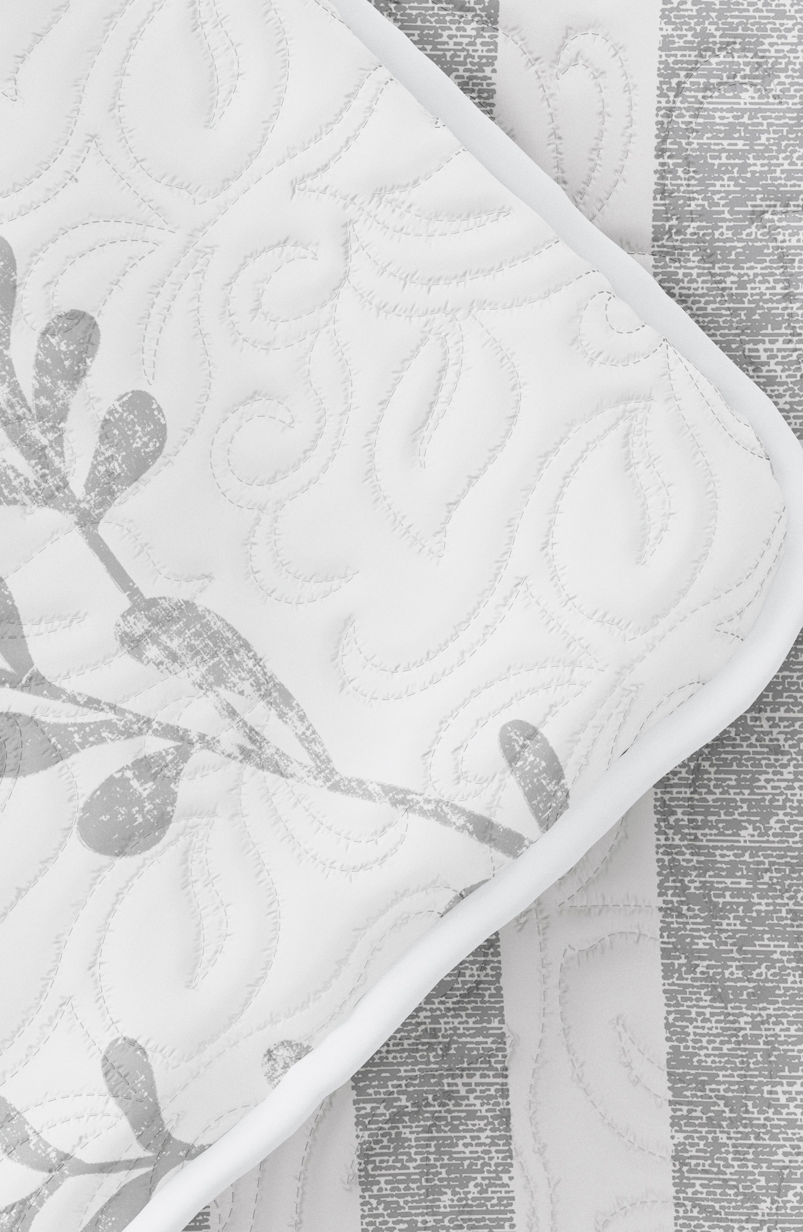 HOMESPUN All Season Sprouting Vines Reversible Quilt & Sham Set