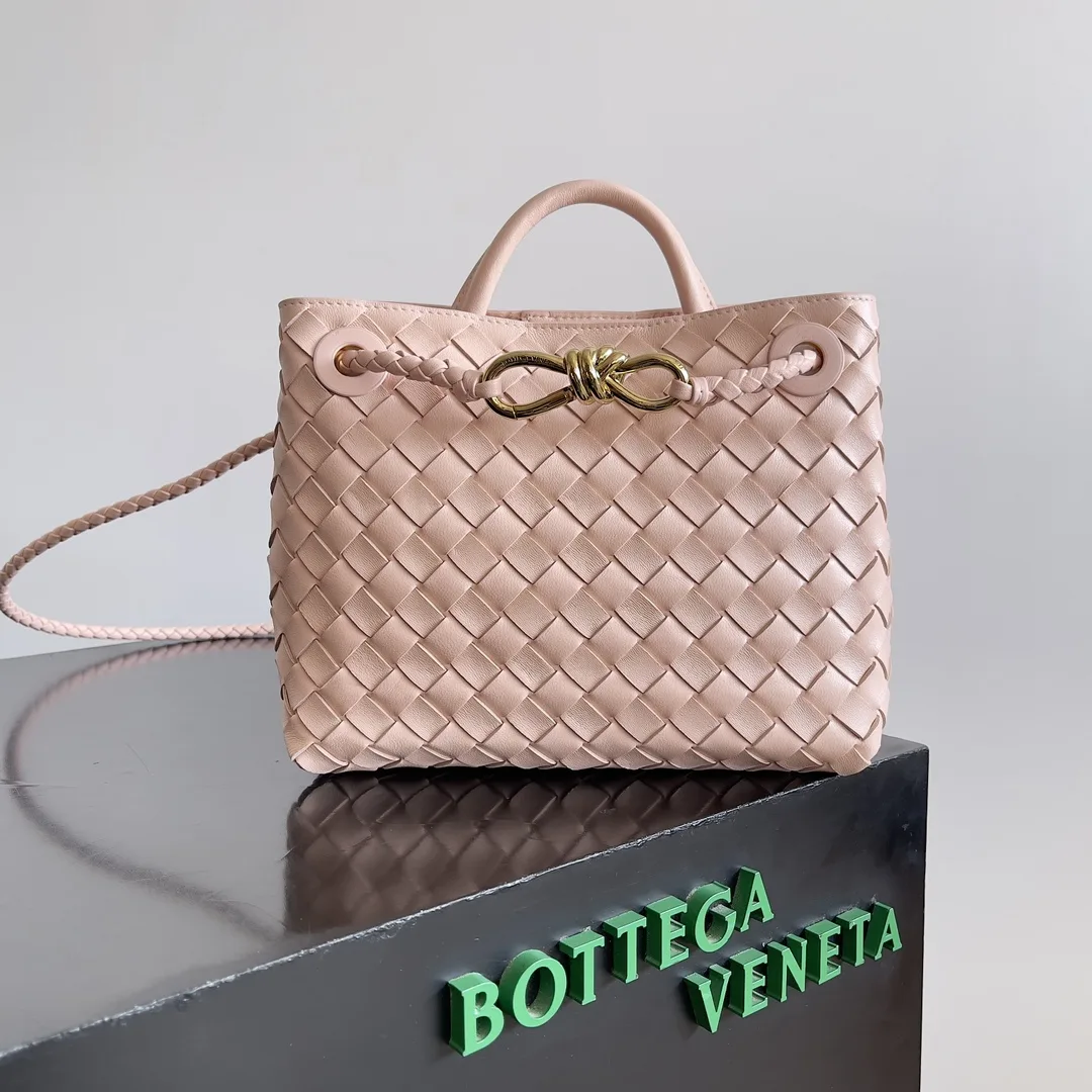 Bottega Veneta White Andiamo Intrecciato Woven Leather Top Handle Bag product photo from LabelPicks