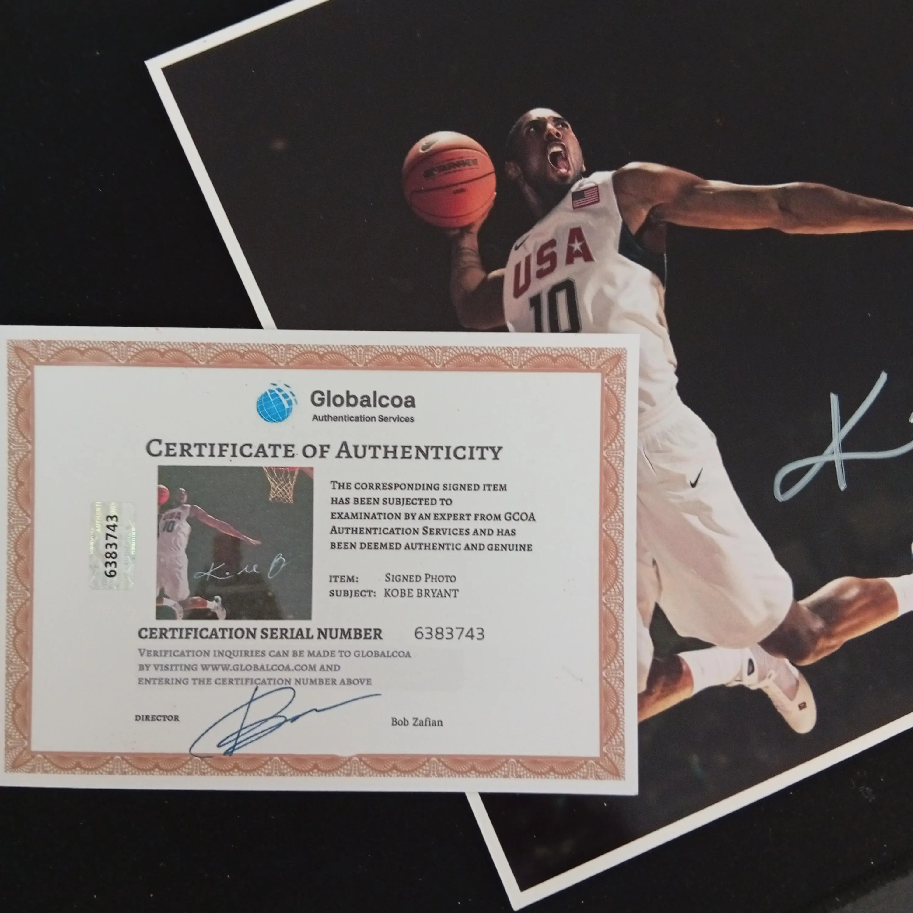 Kobe Bryant Signed Autographed Glossy Photo With COA