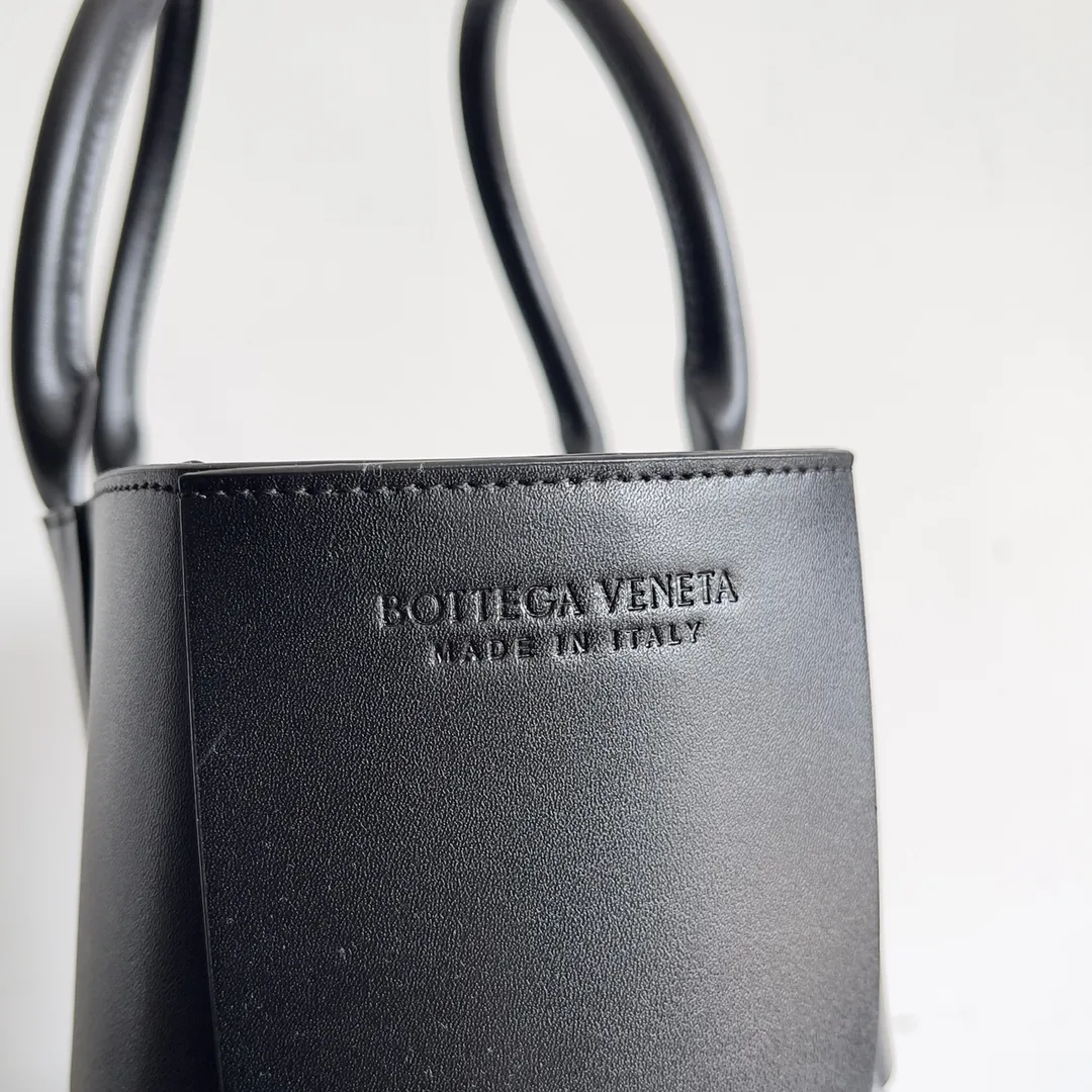 Bottega Veneta Roomy Tote Bag product photo from LabelPicks