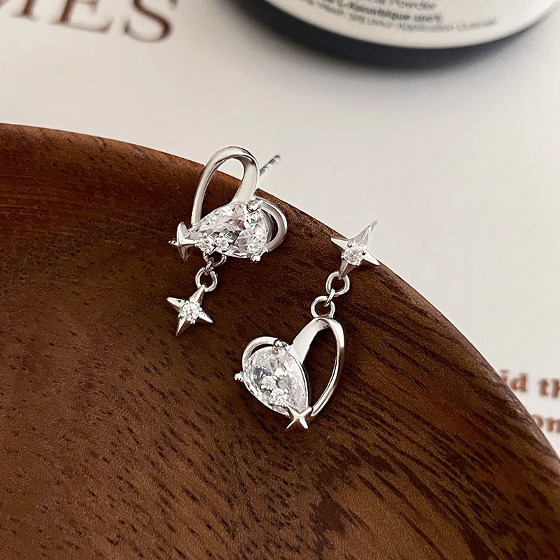 Original Dream Star Heart Earrings for Women, 925 Sterling Silver, Fashionable and Luxurious, Heart-Shaped Cubic Zirconia Earrings, Irregular Design