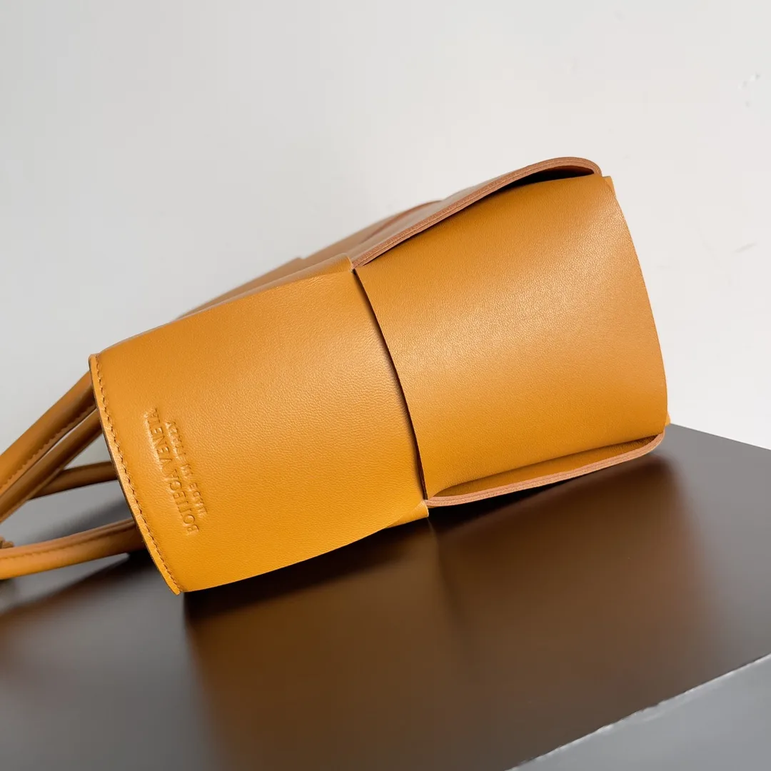 Bottega Veneta Brown Intrecciato Woven Leather Tote Bag product photo from LabelPicks