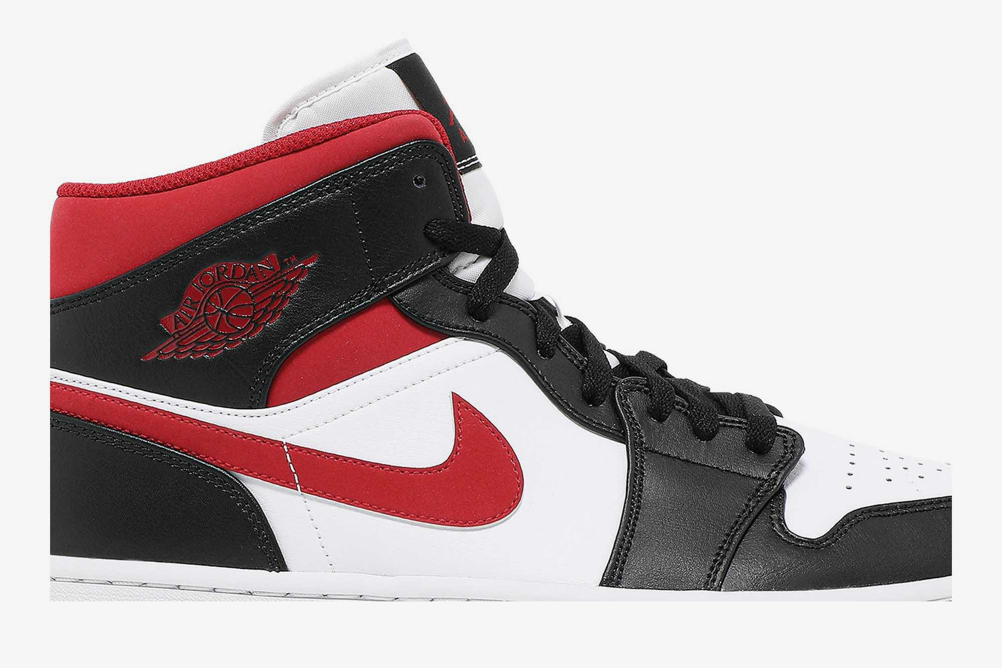 Air Jordan 1 Mid ‘Black White Gym Red’ 554724-122
