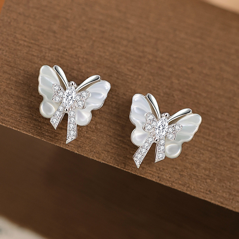 Original butterfly mother-of-pearl earrings for women, pure silver, French vintage, fresh and natural style, high-end and elegant ear accessories