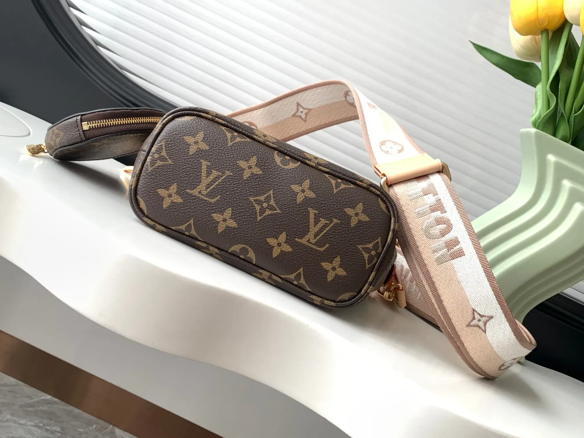Louis Vuitton Neverfull Top Handle Bag product photo from LabelPicks
