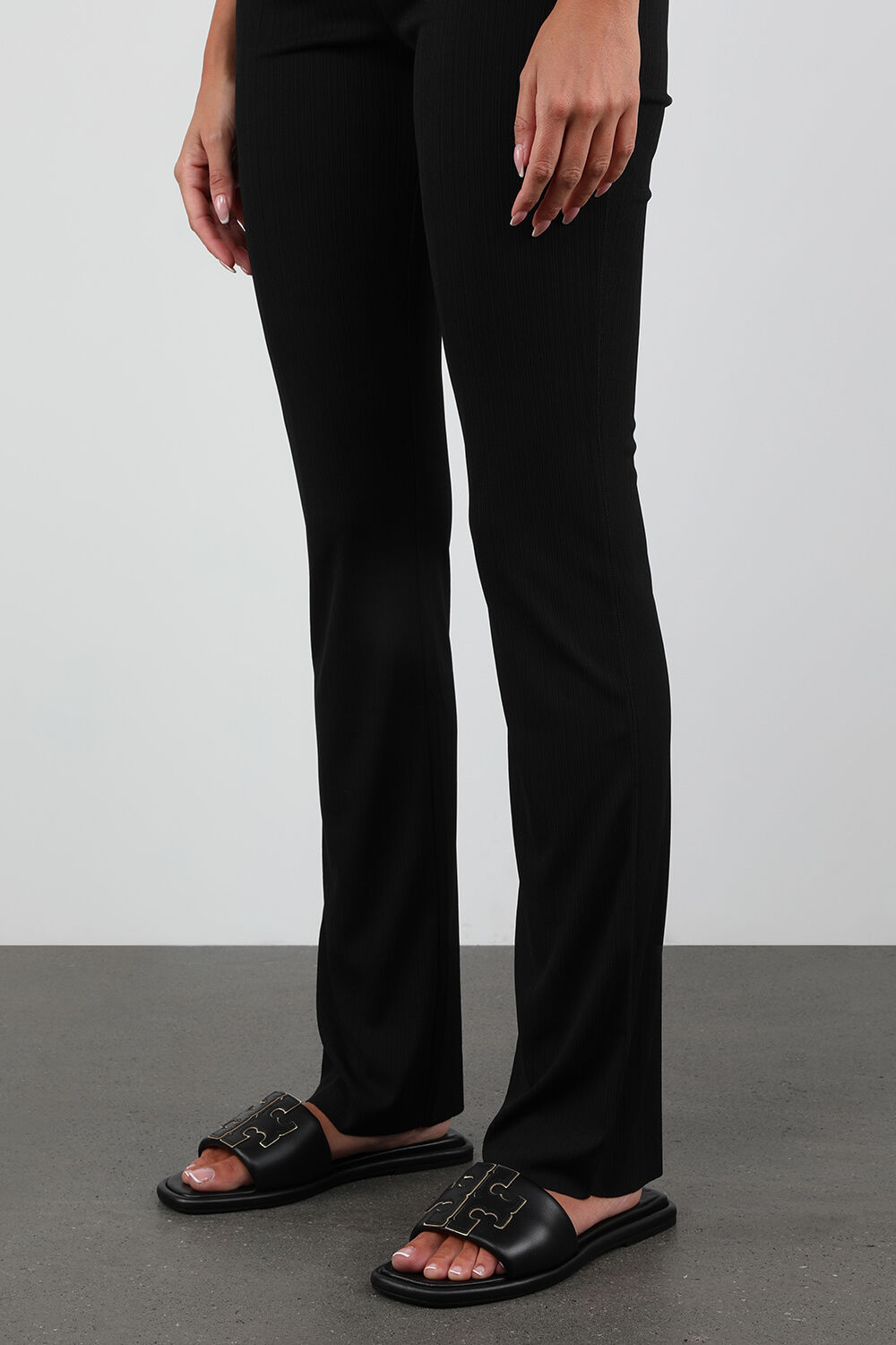TORY BURCH כפכפי דאבל טי מעור