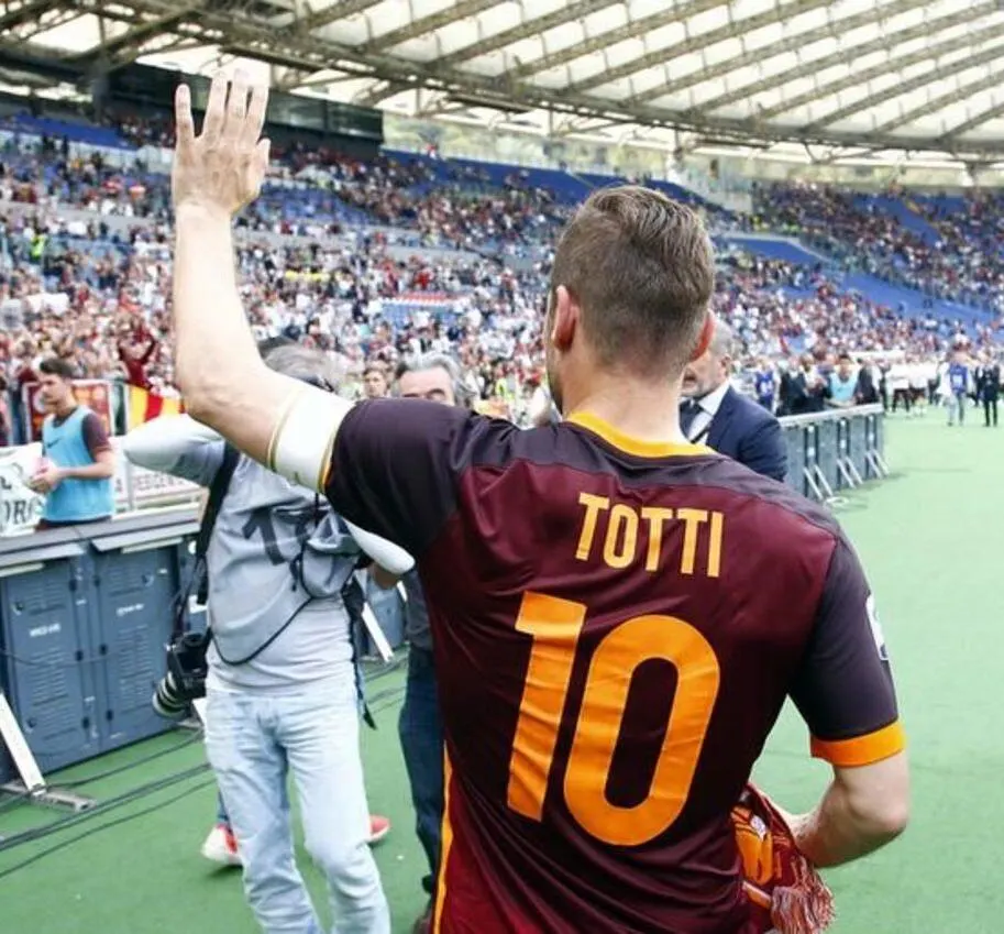 Francesco Totti SIGNED Roma Final Jersey/Shirt - COA - 2017 Retro